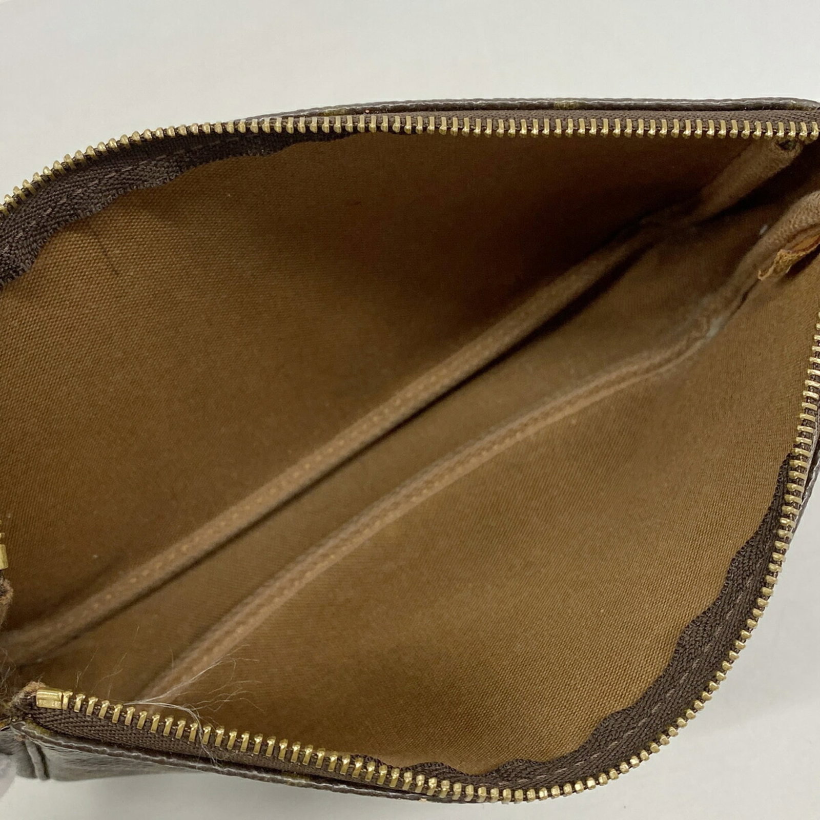Louis Vuitton Pouch - 4