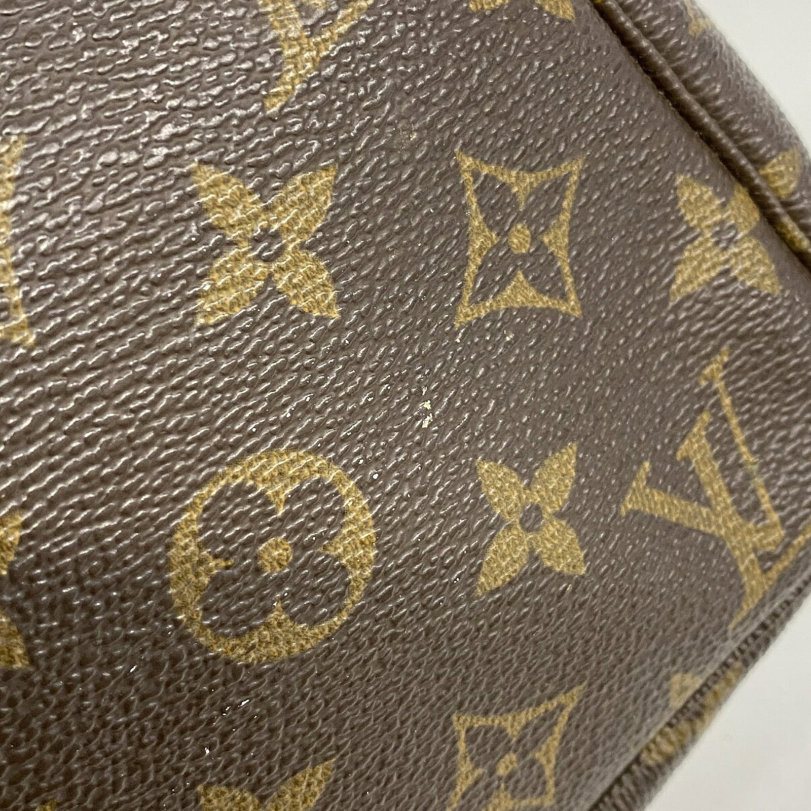 Louis Vuitton Pouch - 8