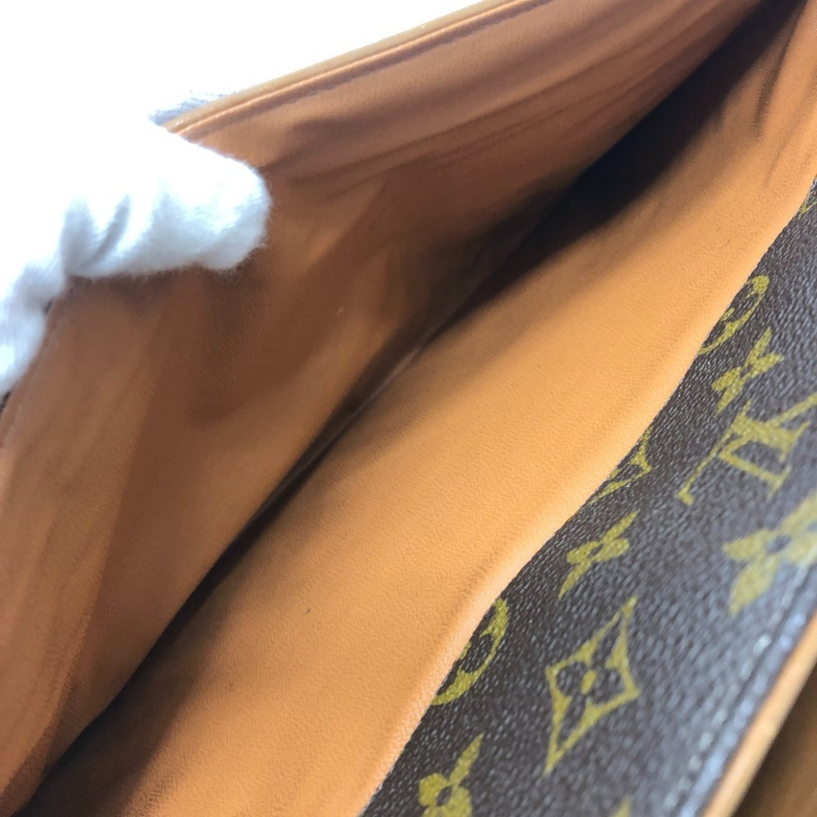 Louis Vuitton Monogram Handbag - 9