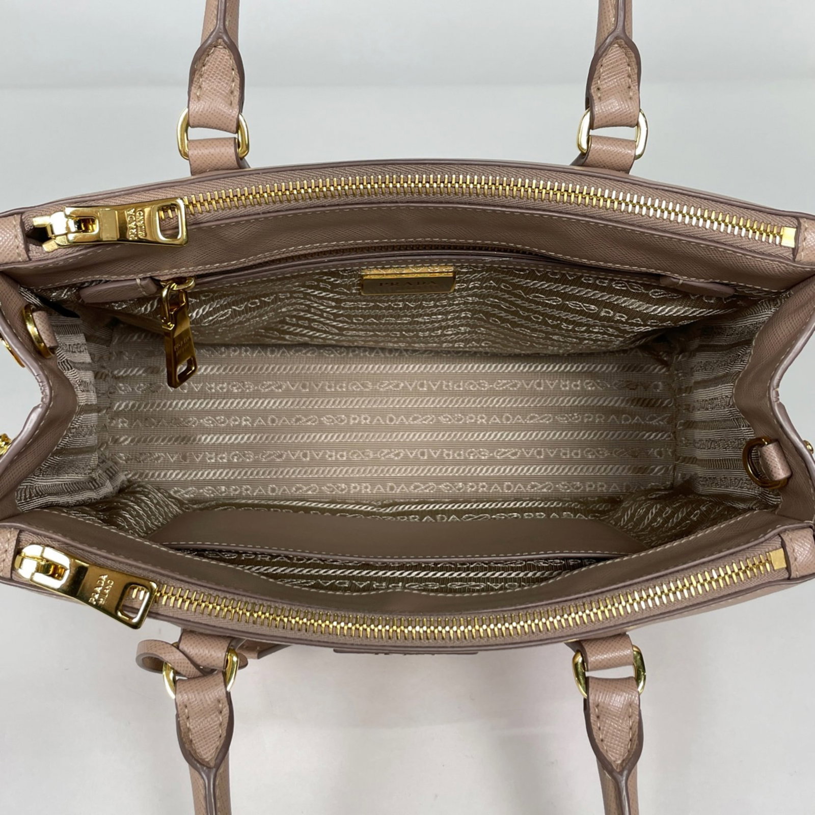 Handbag Leather Prada - 7