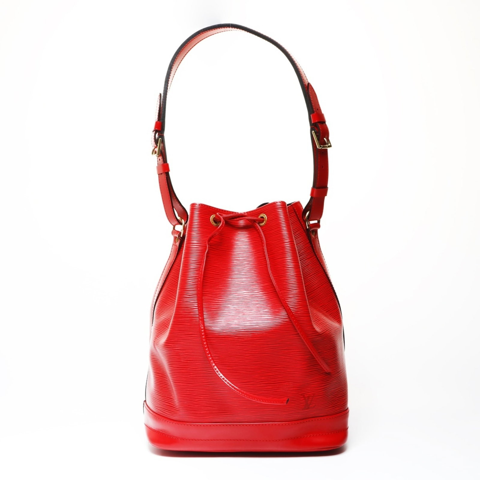 Leather Epi Bag Vuitton Louis: Leather Epi Bag Vuitton Louis Red Epi leather shoulder bag with a classic design, measuring 34cm x 27cm x 20cm. The bag features a strap length of 64cm - 80cm, making it adjustable to fit various