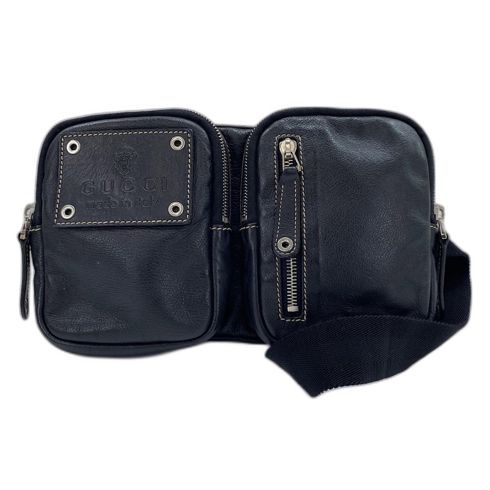 Pack Fanny Leather Gucci: Pack Fanny Leather Gucci Black leather fanny pack from Gucci, measuring 15cm x 27cm x 4cm, with a 88cm strap length. This pack features a classic design made from high-quality leather, providing a sty