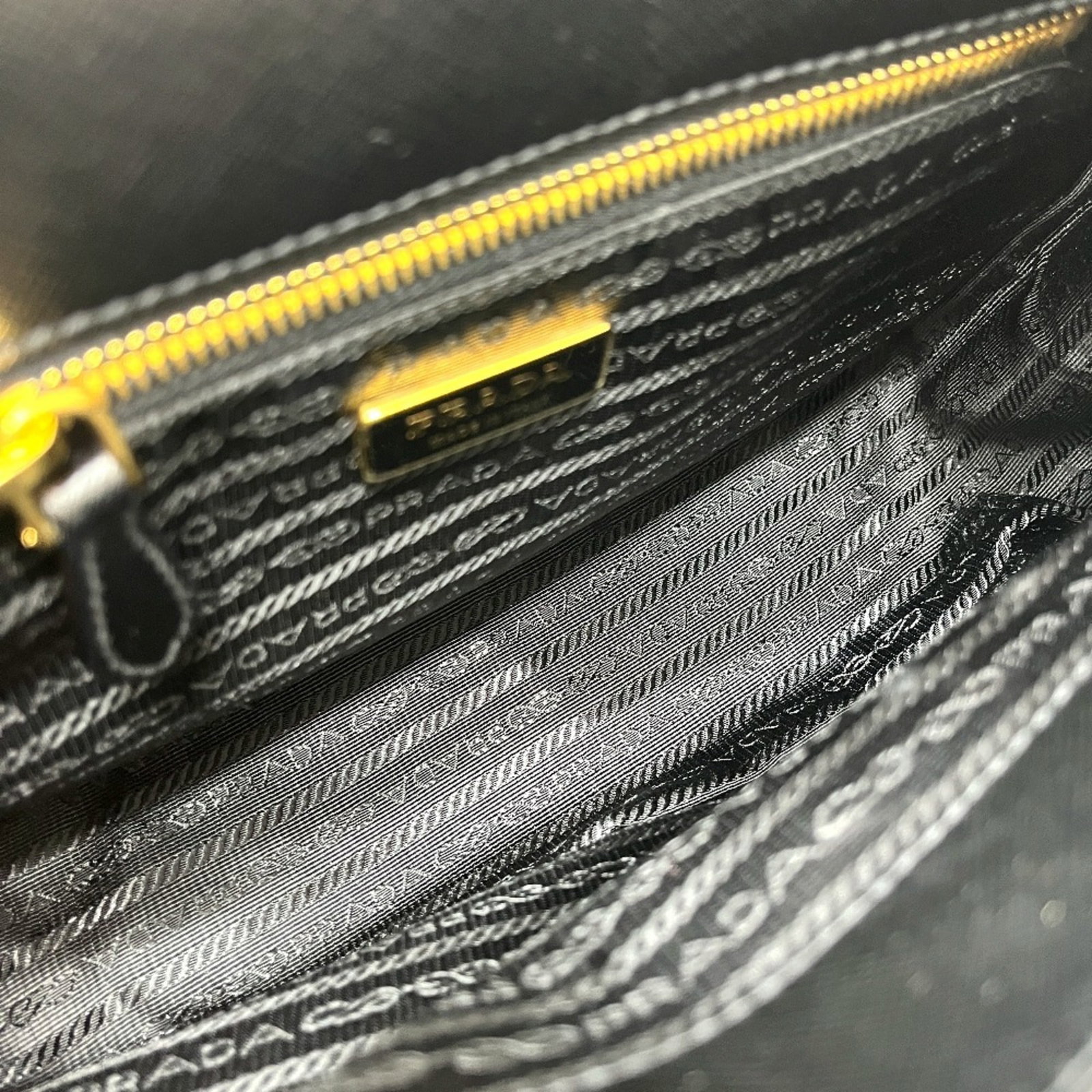 Handbag Leather Prada - 12