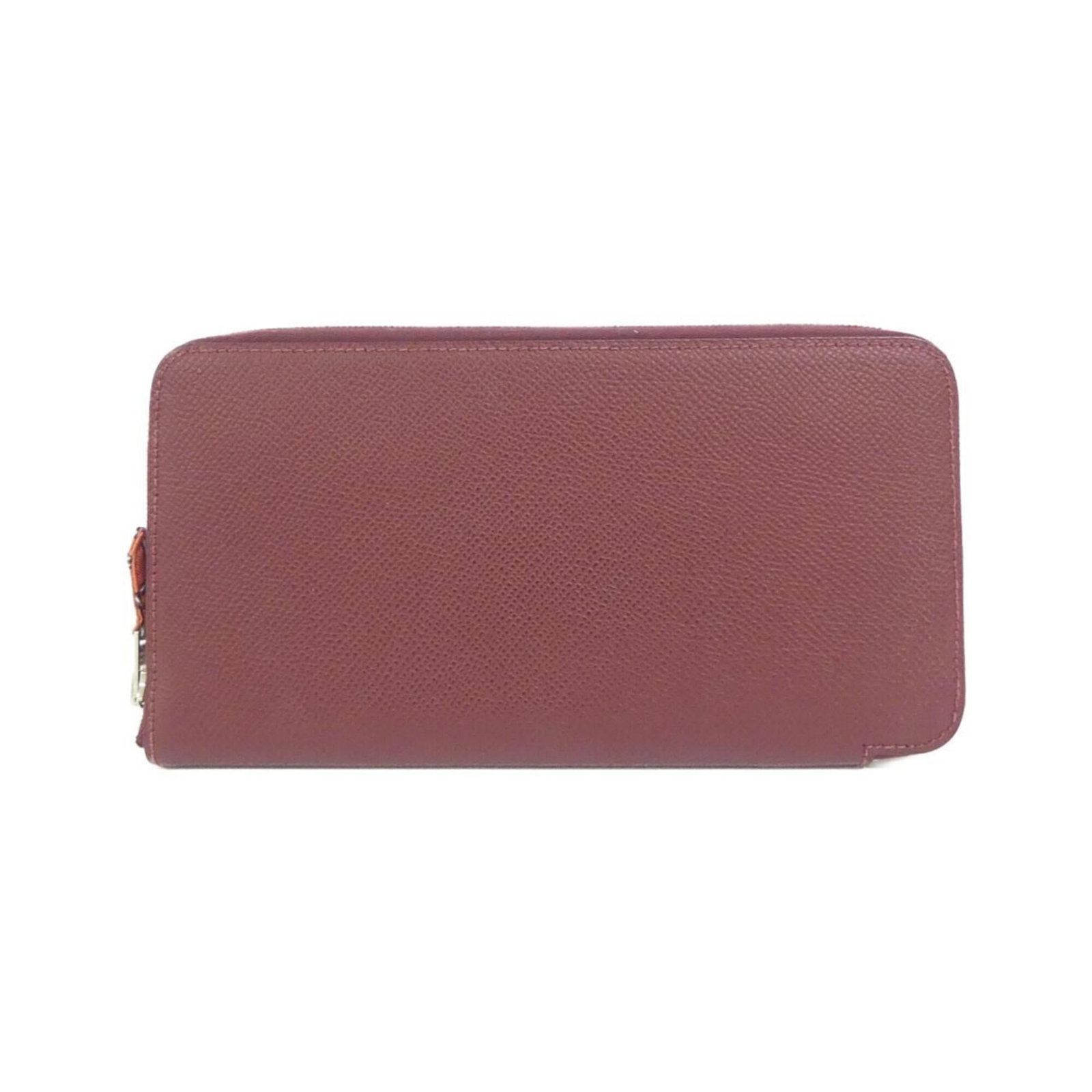 Hermes Long Wallet (Bi-Fold) Epsom Leather Silk: Hermes Long Wallet (Bi-Fold) Epsom Leather Silk Epsom leather and silk come together in this striking bi-fold wallet from Hermes, featuring a bold red color and sleek design. The compact 10cm x 20cm x