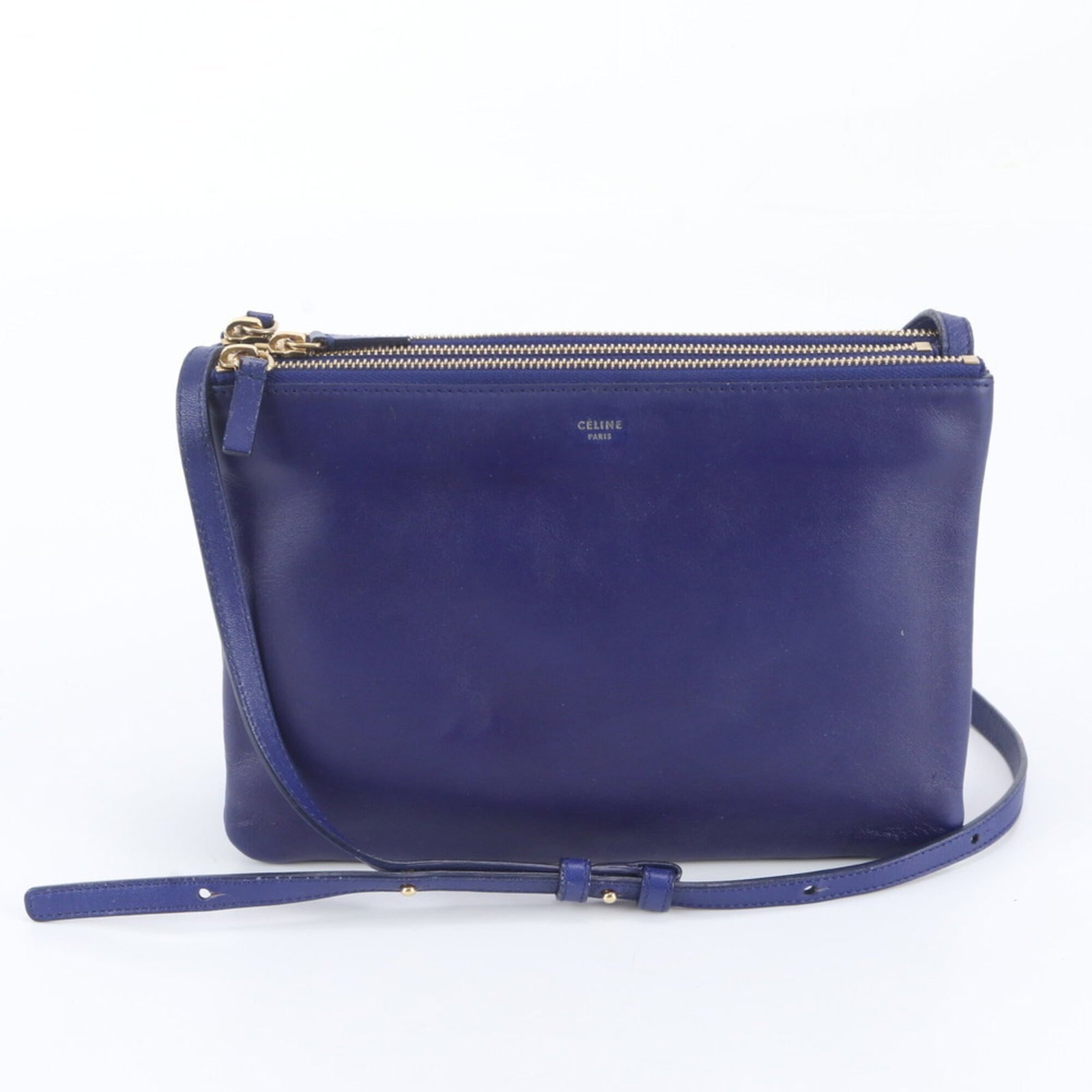 Celine Leather Handbag Tote Shoulder Bag: Celine Leather Handbag Tote Shoulder Bag Navy Celine Leather Tote Bag Features a Classic Design with a 17cm x 25cm x 4cm Size, Perfect for Everyday Use. Made from High-Quality Leather, this Shoulder