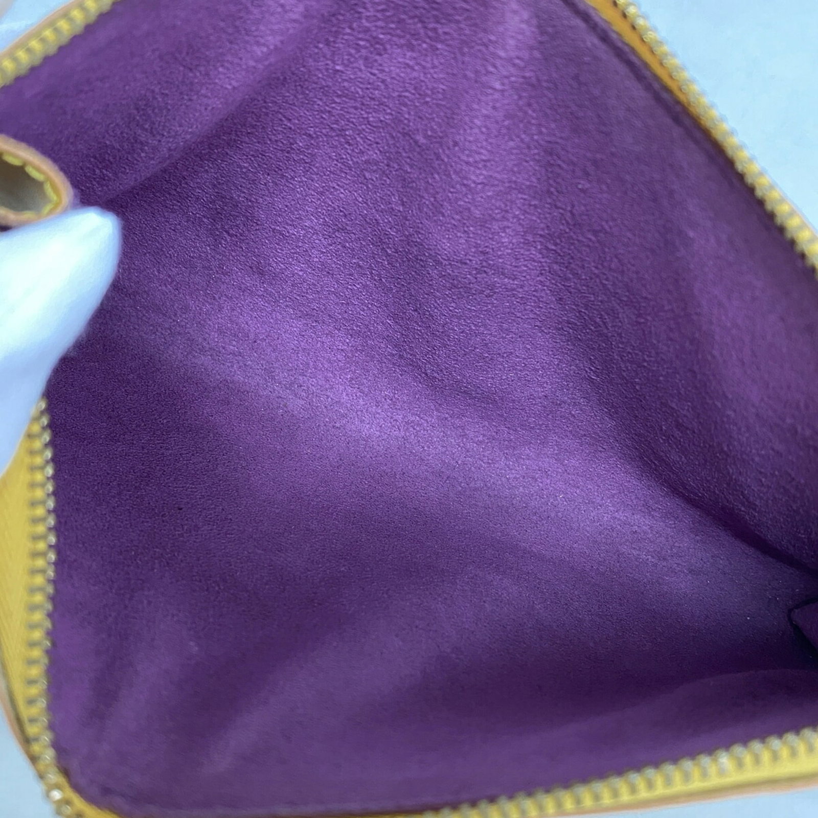 Louis Vuitton Pouch - 4