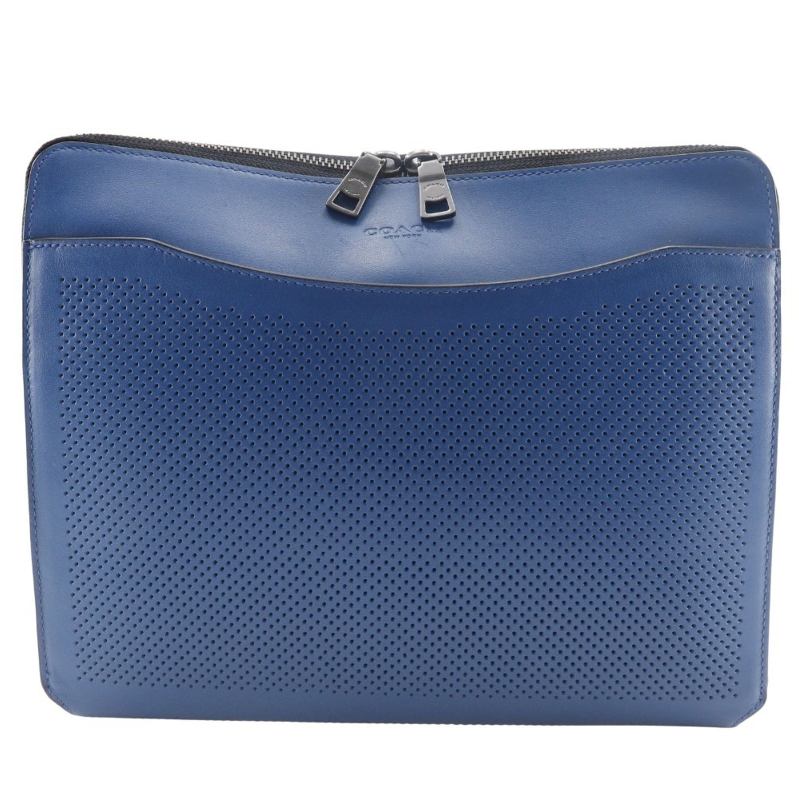 Case leather Coach: Case leather Coach This blue leather case from Coach measures 23cm x 29cm x 2cm and features high-quality leather construction. The compact size makes it a convenient accessory for daily use. Item