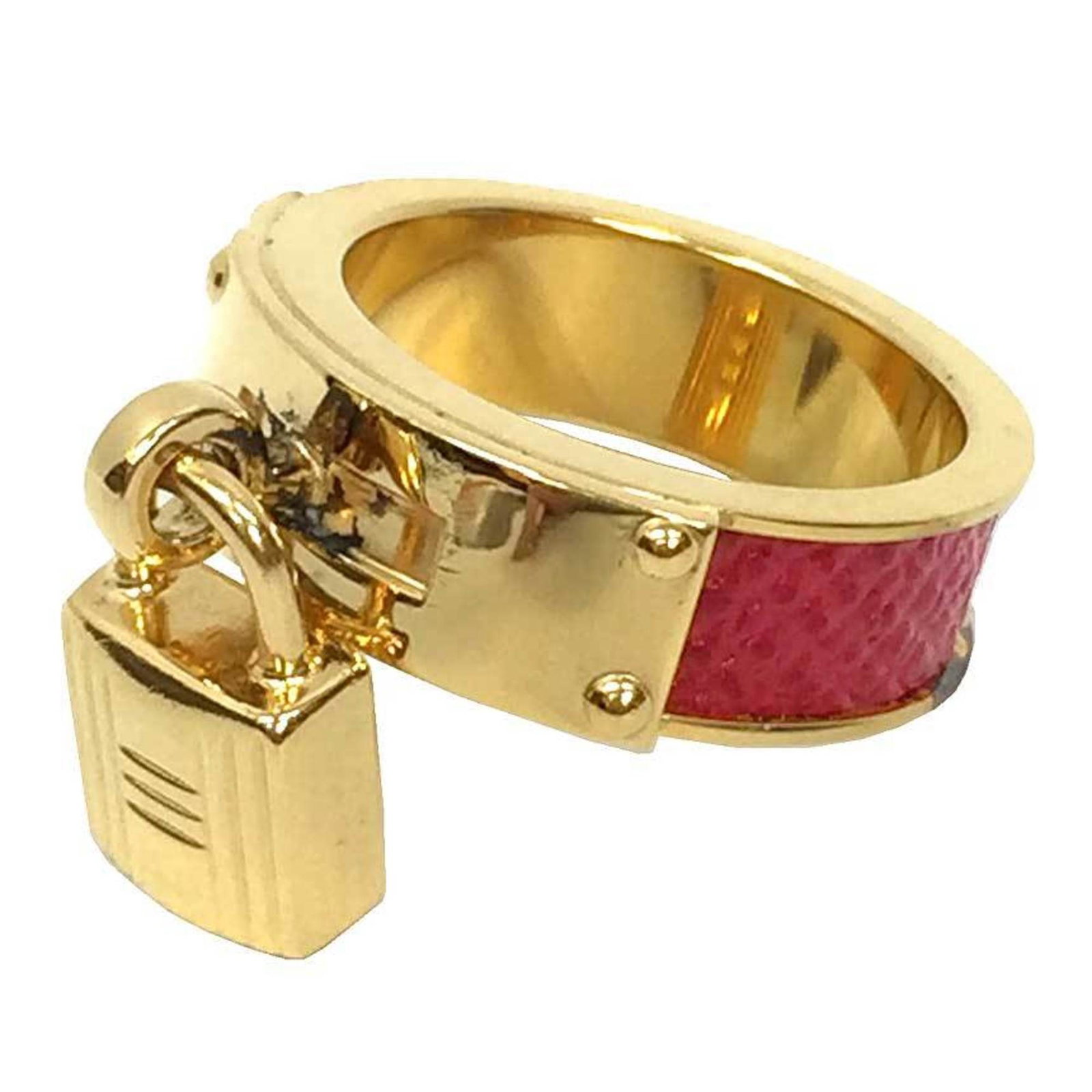 Hermes Scarf Leather Brass: Hermes Scarf Leather Brass Gold and red hues complemented by leather and brass accents create a striking visual effect in this Hermes scarf. The combination of luxurious materials and elegant design