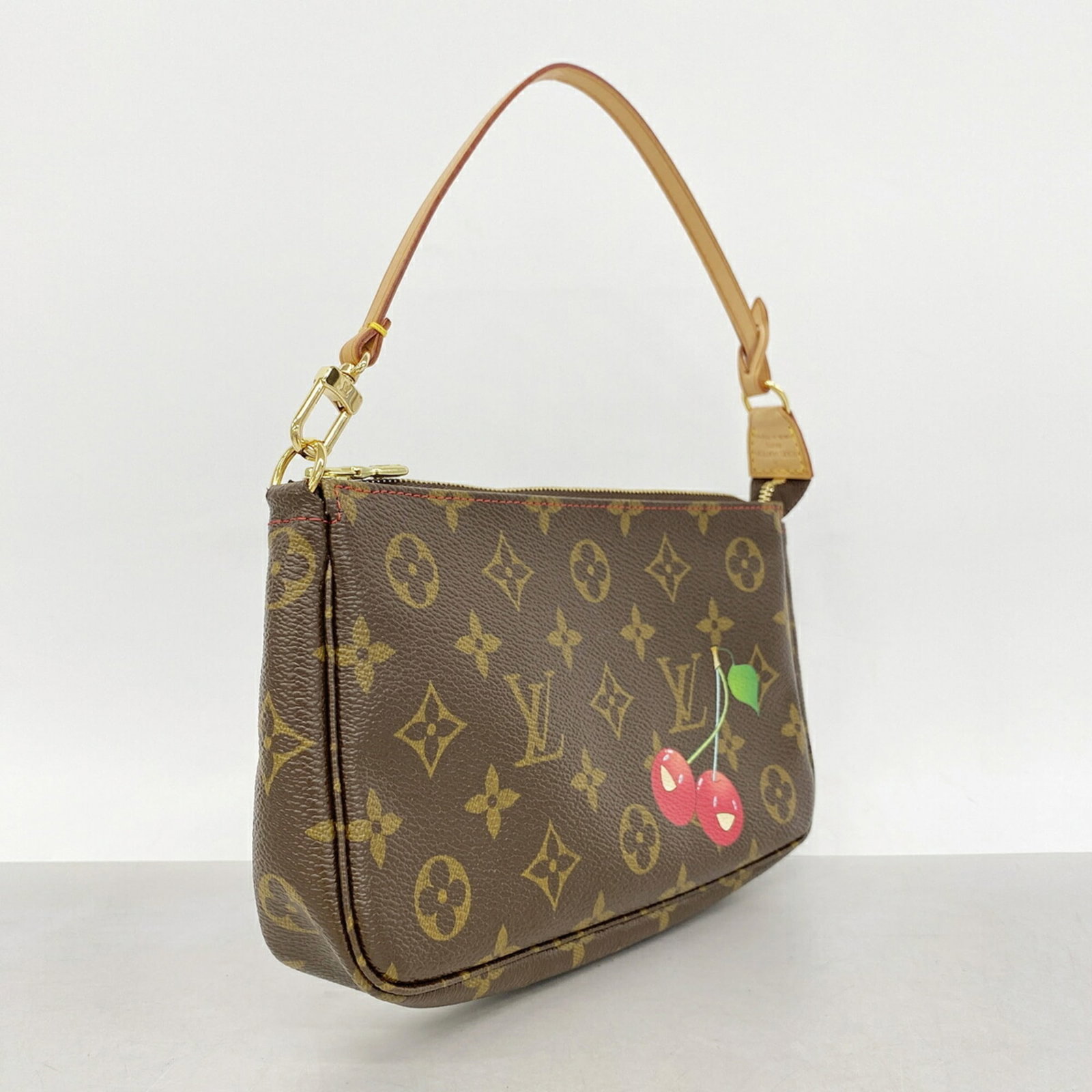 Louis Vuitton Pouch - 2