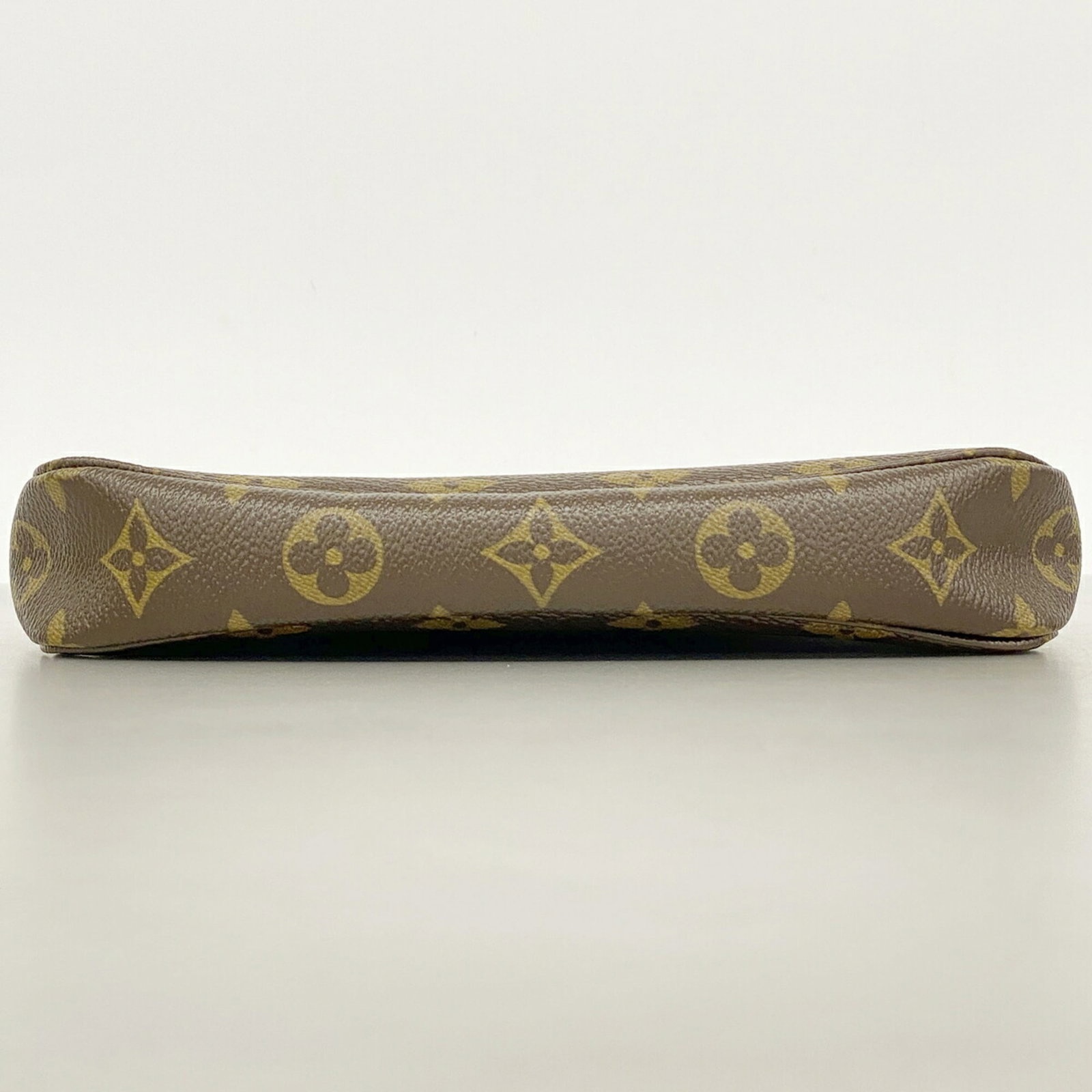 Louis Vuitton Pouch - 3