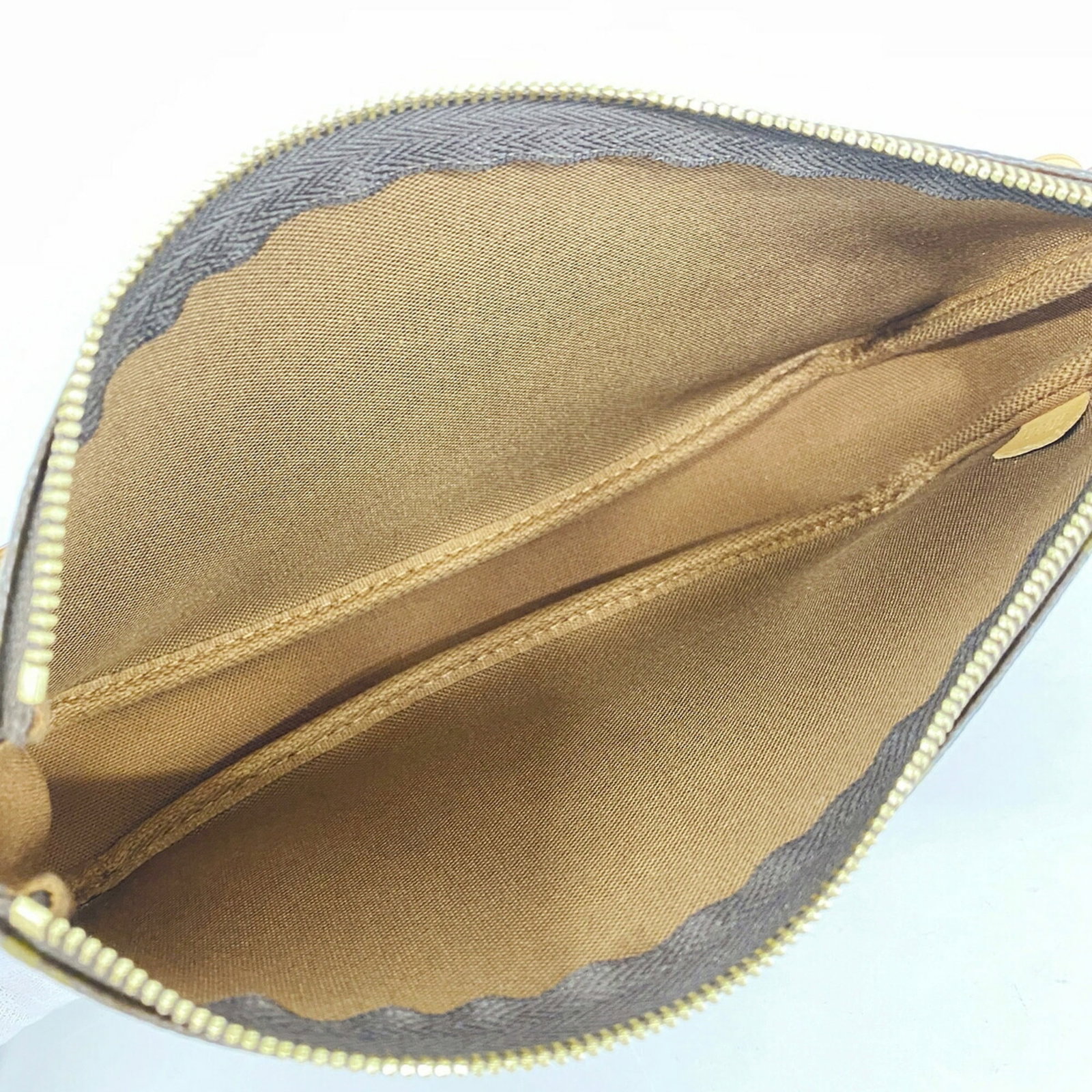 Louis Vuitton Pouch - 4