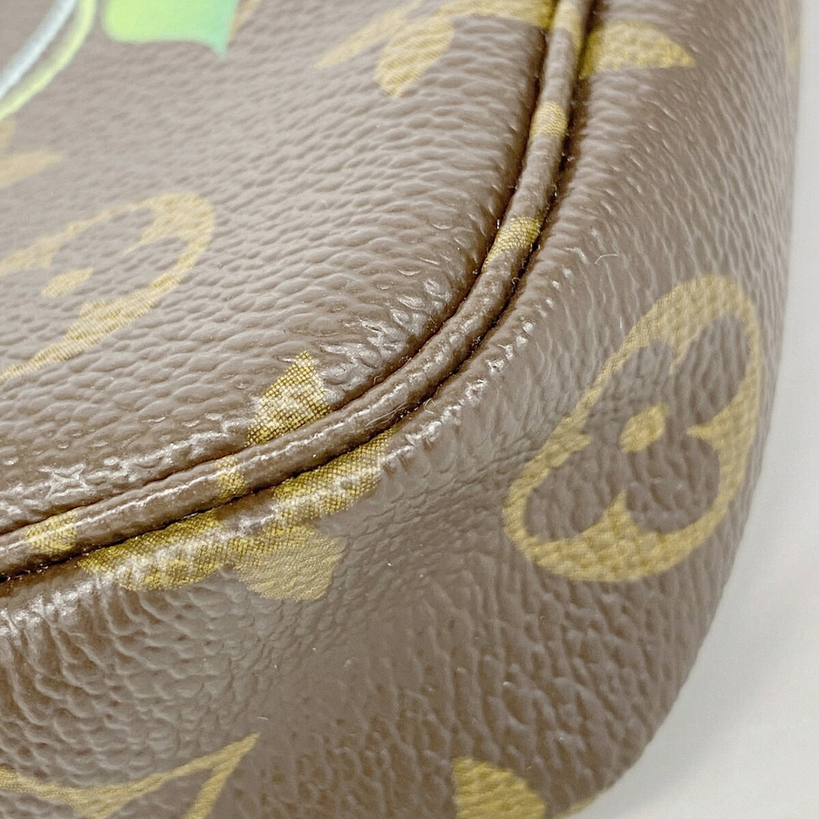 Louis Vuitton Pouch - 8