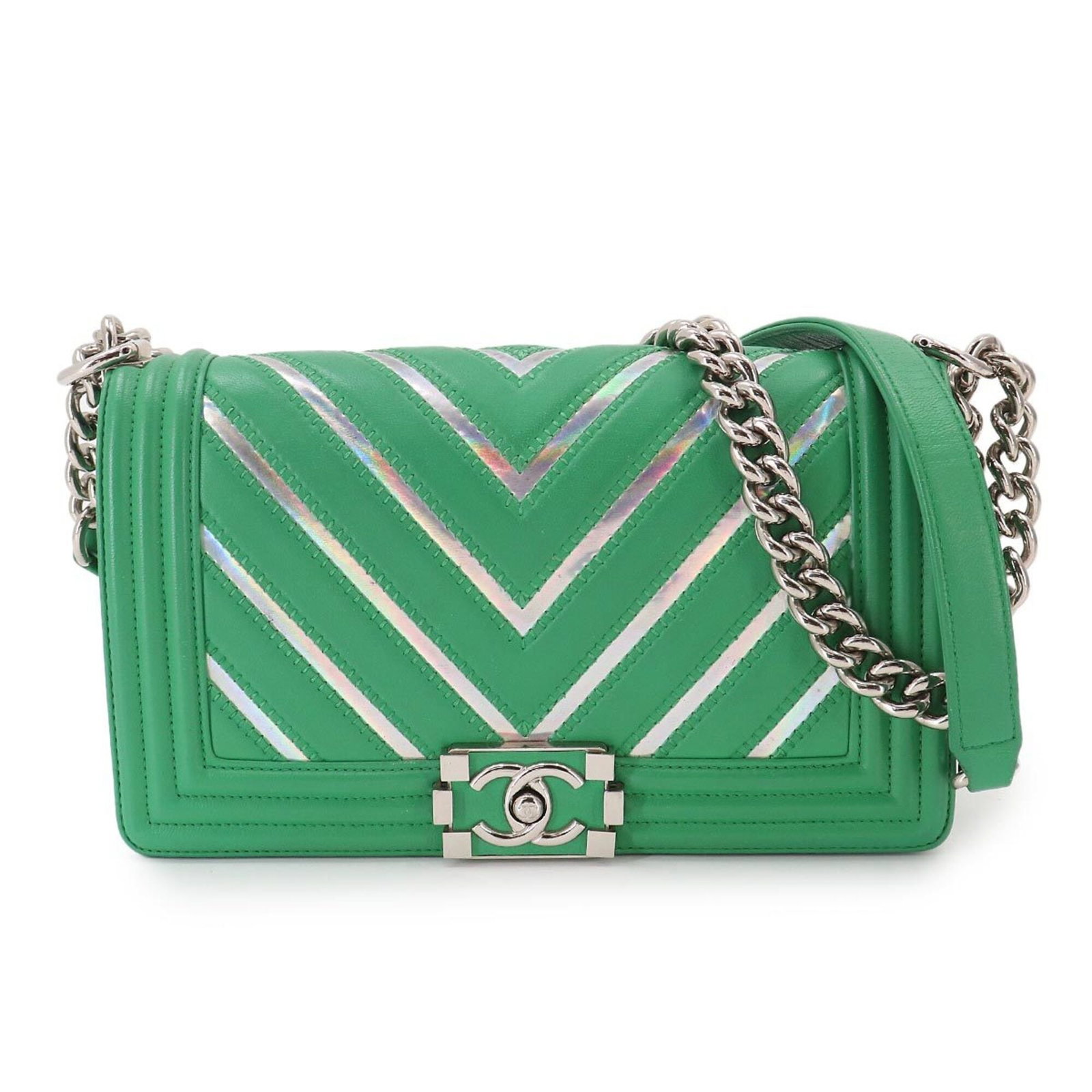 Shoulder Bag Leather Handbag Chanel: Shoulder Bag Leather Handbag Chanel This stunning leather handbag from the Boy Chanel line features a beautiful green lambskin exterior with silver hardware, showcasing a classic and timeless design. 