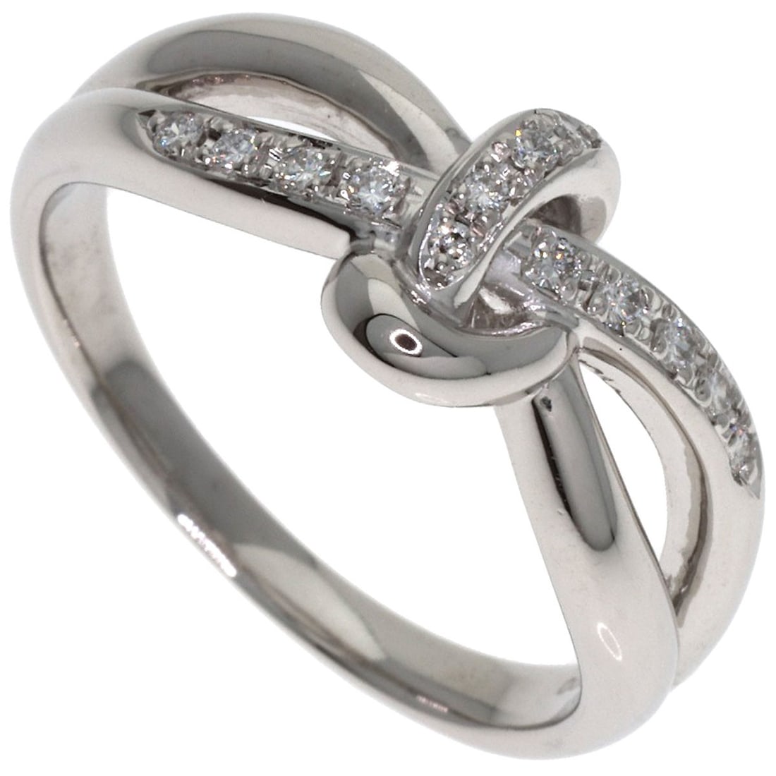 Tasaki Diamond Ring Platinum Pt900: Tasaki Diamond Ring Platinum Pt900 Tasaki Diamond Ring Platinum Pt900 is a stunning silver-toned platinum ring featuring a 0.13ct diamond. The platinum PT900 material ensures a high level of purity,