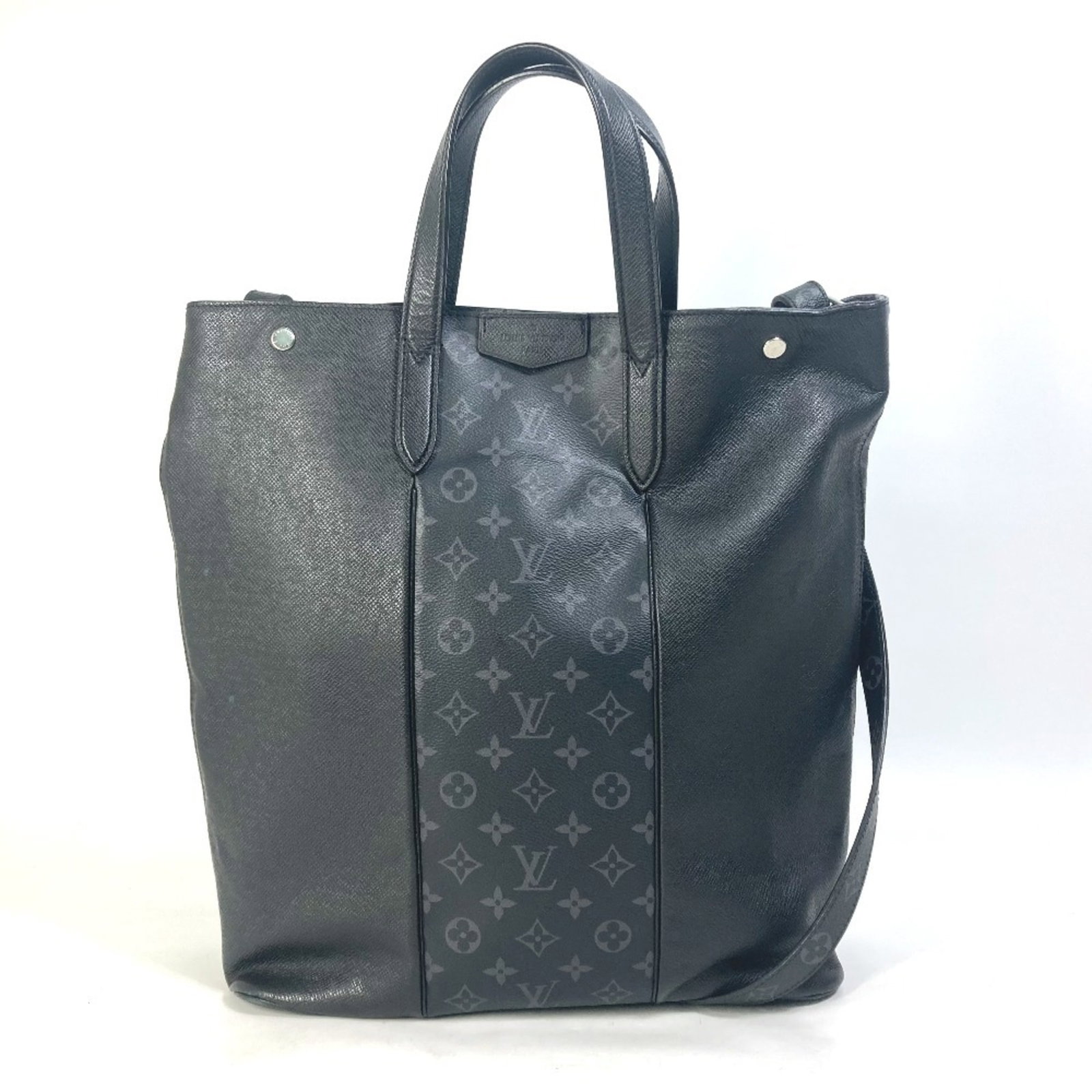 Louis Vuitton Handbag Shoulder Bag Tote Bag Taiga Leather Monogram Eclipse: Louis Vuitton Handbag Shoulder Bag Tote Bag Taiga Leather Monogram Eclipse Taiga leather and Monogram Eclipse design make this Louis Vuitton shoulder bag a stylish and sophisticated choice. Measuring