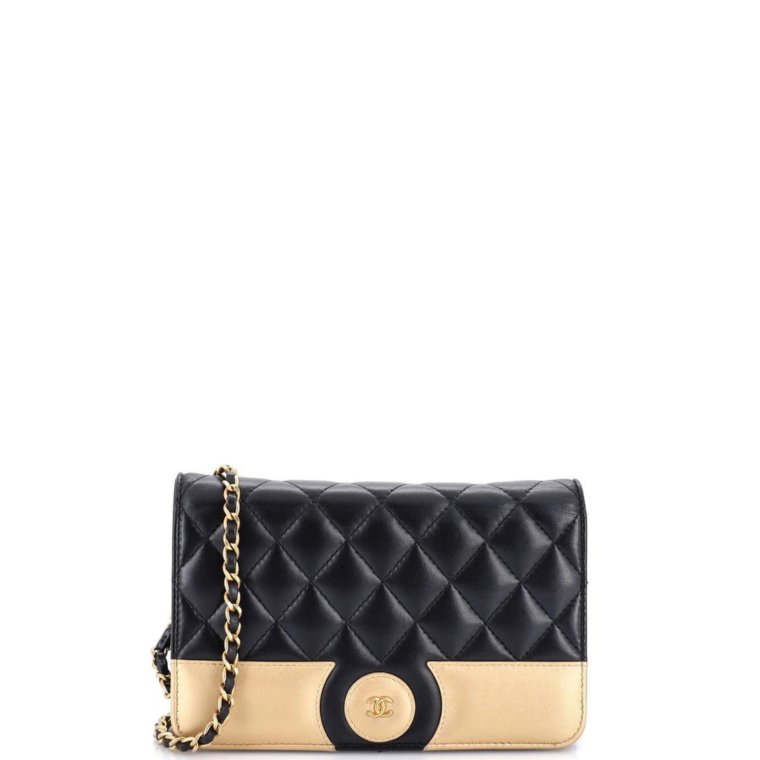 Two Tone Wallet Chanel Bicolor on Quilted Lambskin Chain: Two Tone Wallet Chanel Bicolor on Quilted Lambskin Chain Two Tone Wallet on Quilted Lambskin Chain, a stylish and functional accessory from Chanel, boasts a sleek black exterior with quilted lambskin