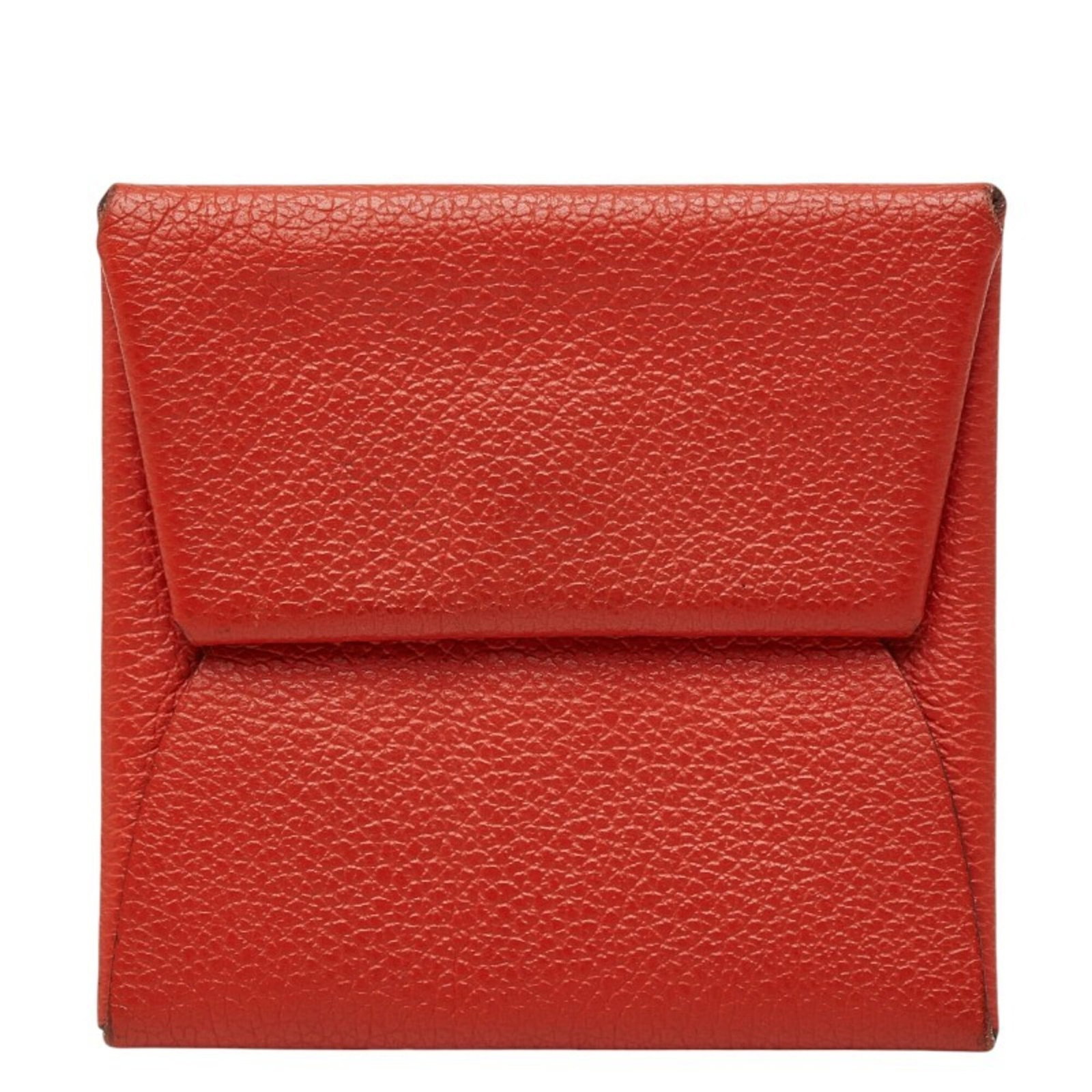 Hermes Coin Purse/ Coin Case Leather: Hermes Coin Purse/ Coin Case Leather The Hermes Coin Purse/ Coin Case Leather is a sleek and stylish accessory, boasting a vibrant red color and precise measurements. Measuring 8cm x 8.5cm x 5.00mm, t