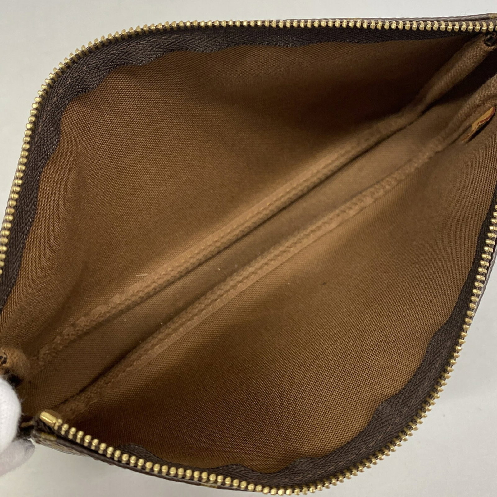 Louis Vuitton Pouch - 4