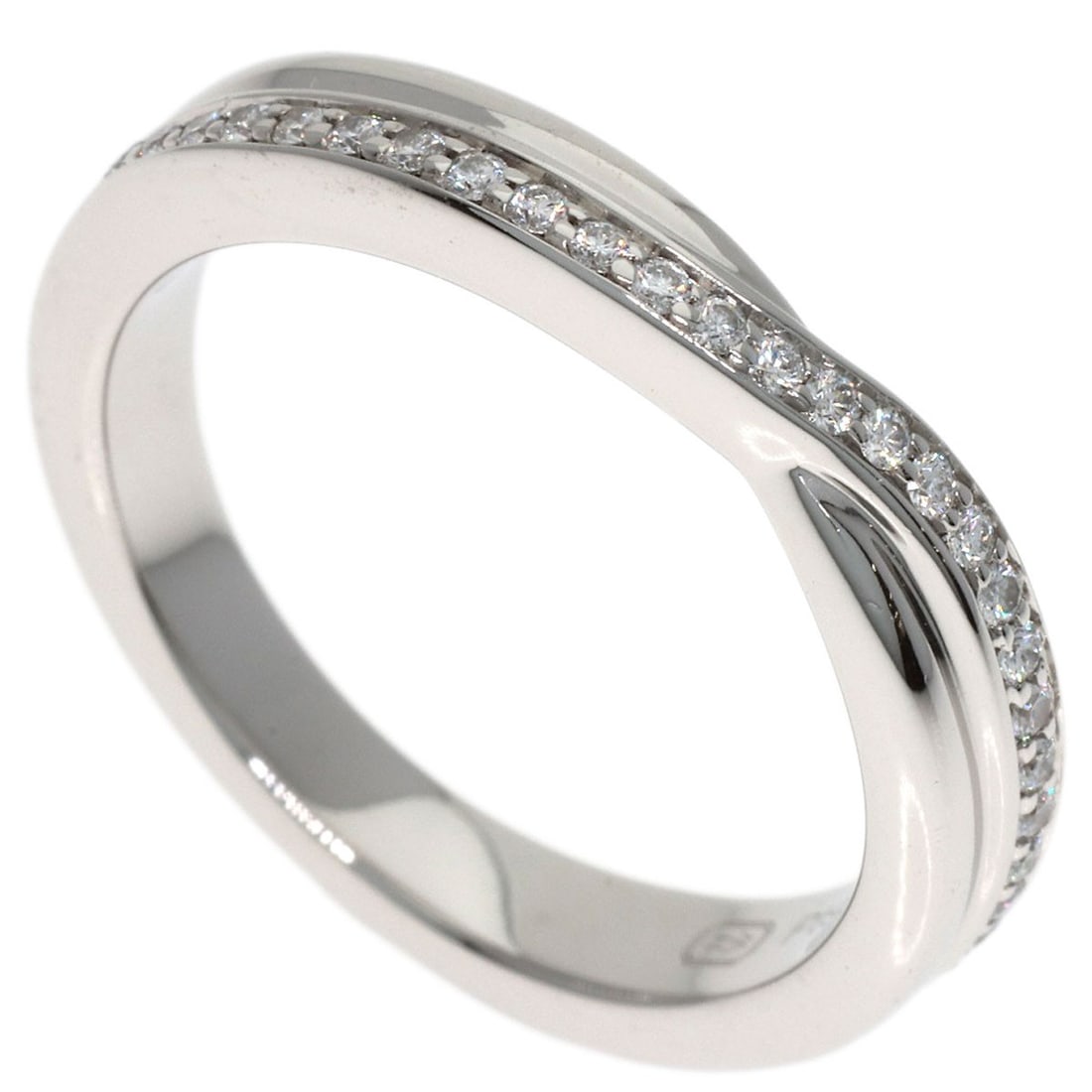 Harry Winston Trist Platinum Diamond Ring Pt950: Harry Winston Trist Platinum Diamond Ring Pt950 The Harry Winston Trist Platinum Diamond Ring Pt950 boasts a striking silver metal exterior and a platinum band, crafted with 950 purity for a