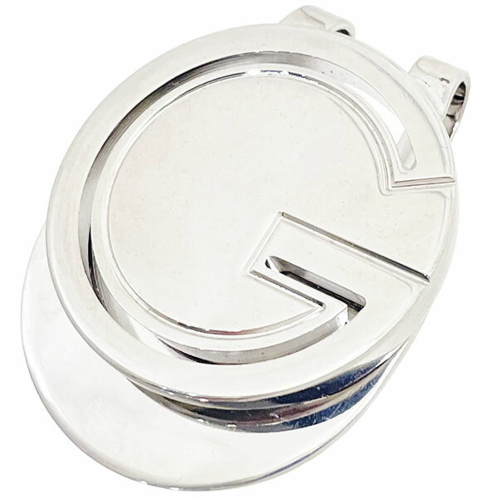 Clip Money Gucci Metal: Clip Money Gucci Metal The Gucci Metal Money Clip is a sleek and sophisticated accessory, featuring a silver metal design with a compact size that fits perfectly in a pocket or purse. Its slender prof