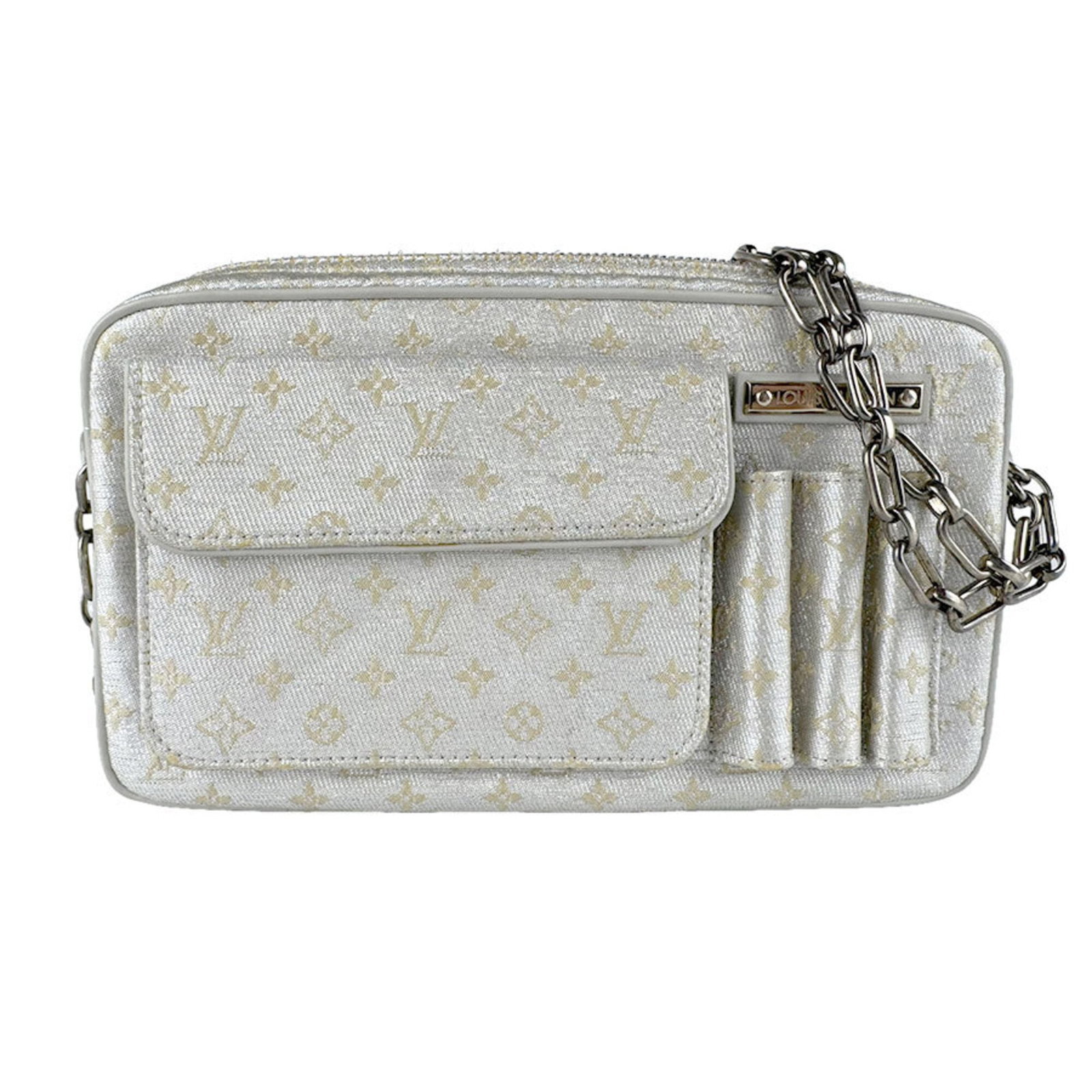 Louis Vuitton Shoulder Bag Monogram Shiny: Louis Vuitton Shoulder Bag Monogram Shiny The Louis Vuitton Shoulder Bag Monogram Shiny is a sleek and sophisticated accessory, boasting the iconic Monogram Shiny pattern in a striking silver hue.