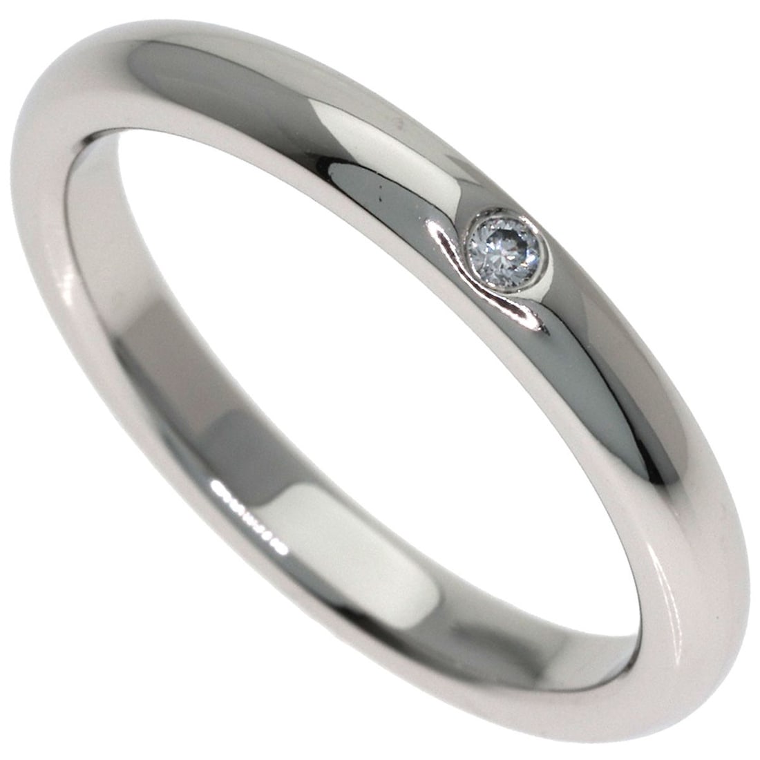 Ring Platinum Diamond With 1 Band Tiffany&Co.: Ring Platinum Diamond With 1 Band Tiffany&Co. Platinum diamond ring with a 1-band design from Tiffany&Co. Features a silver metal exterior and a 950 purity platinum band, showcasing a diamond main sto
