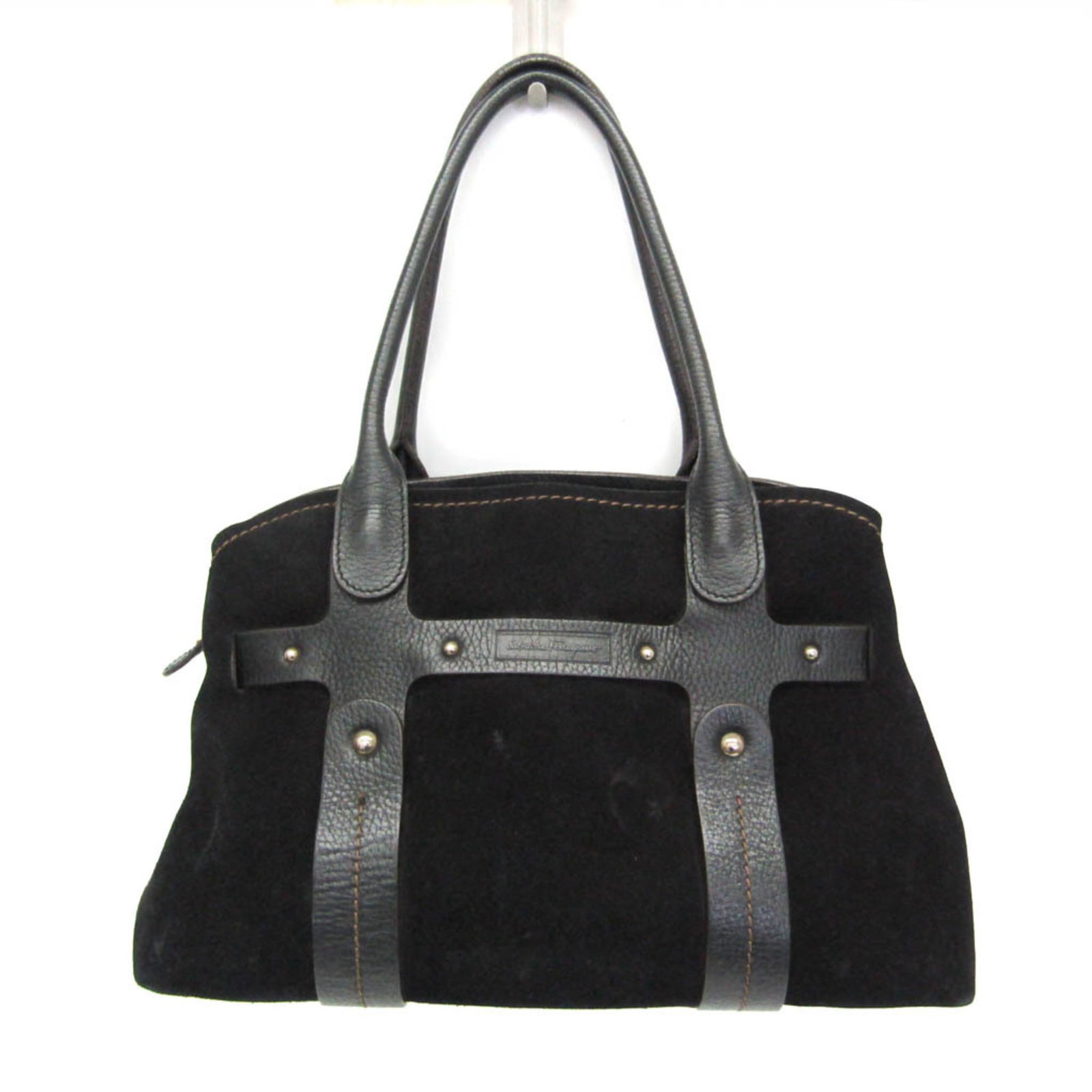 Handbag Ferragamo Salvatore Suede Leather: Handbag Ferragamo Salvatore Suede Leather Suede leather and sleek design make this Salvatore Ferragamo handbag a stylish addition to any collection. With its black color, zipper closure, and two
