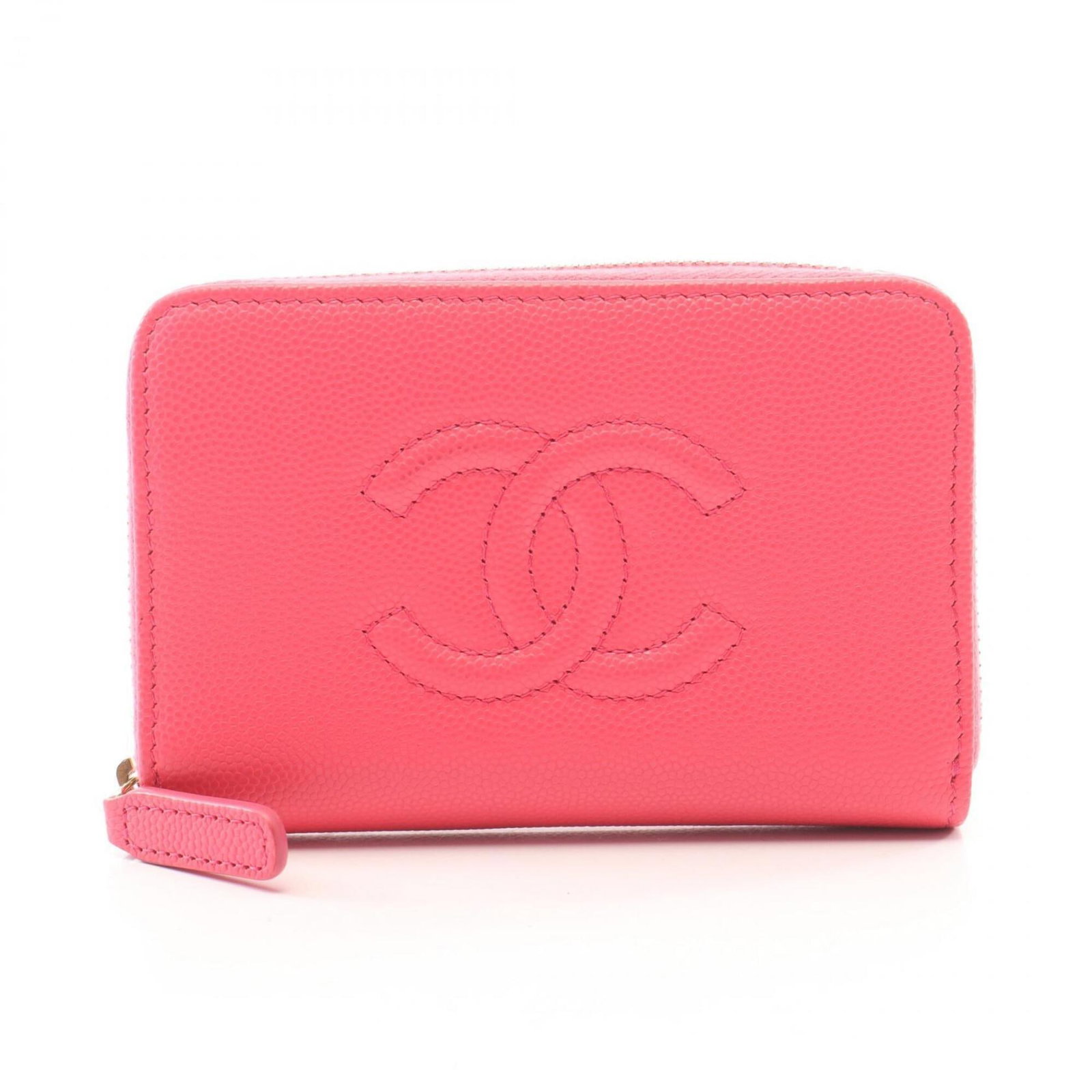 Coin Case Grained Calfskin by Chanel: Coin Case Grained Calfskin by Chanel Grained Calfskin Coin Case by Chanel - A stylish and elegant accessory, this pink coin case features a classic design with a subtle texture from the grained calfsk