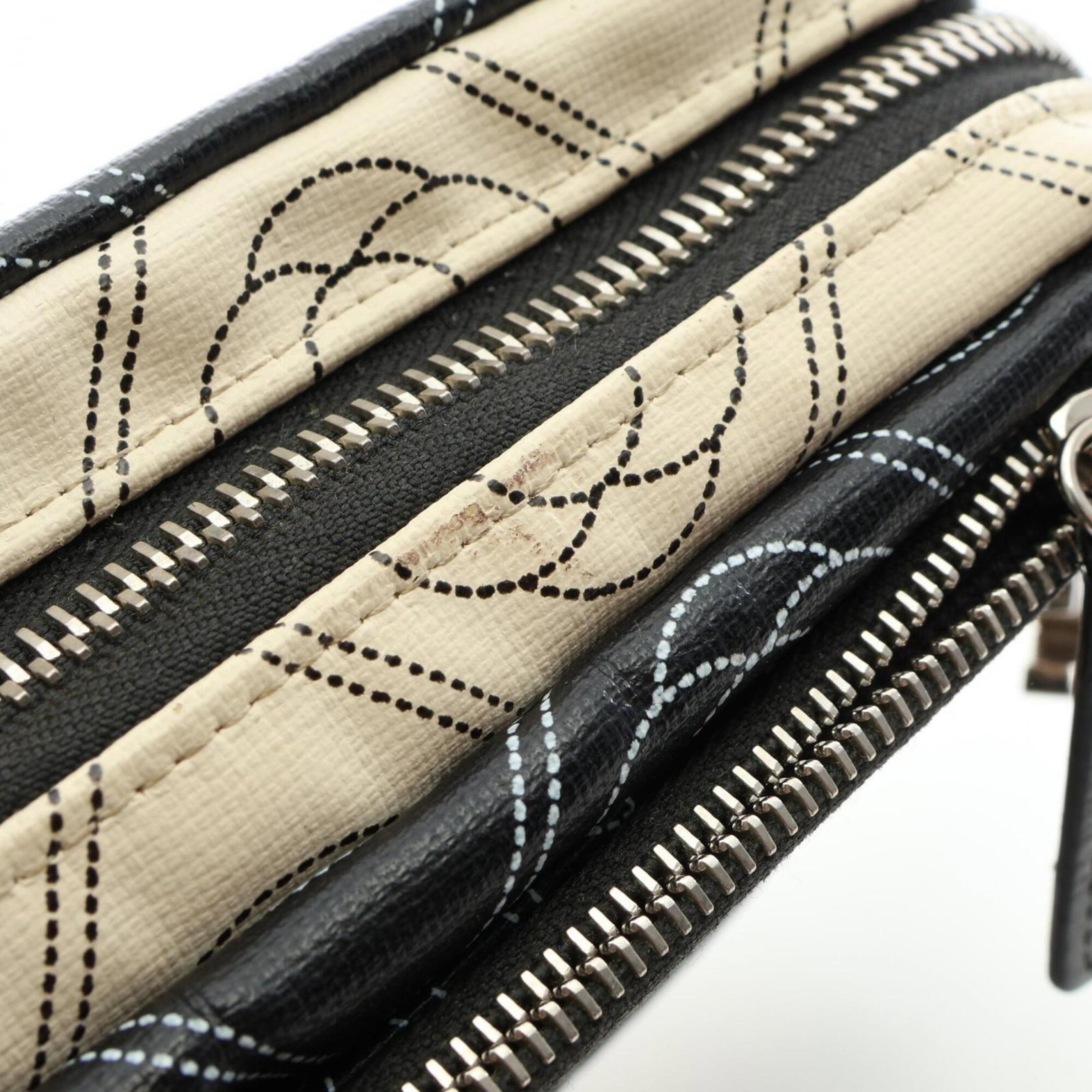Canvas Coated Pouch Chanel - 14