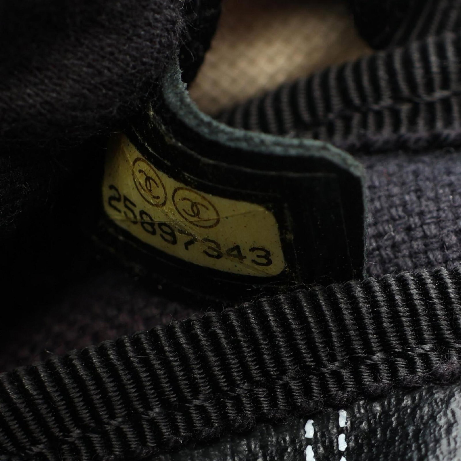 Canvas Coated Pouch Chanel - 5