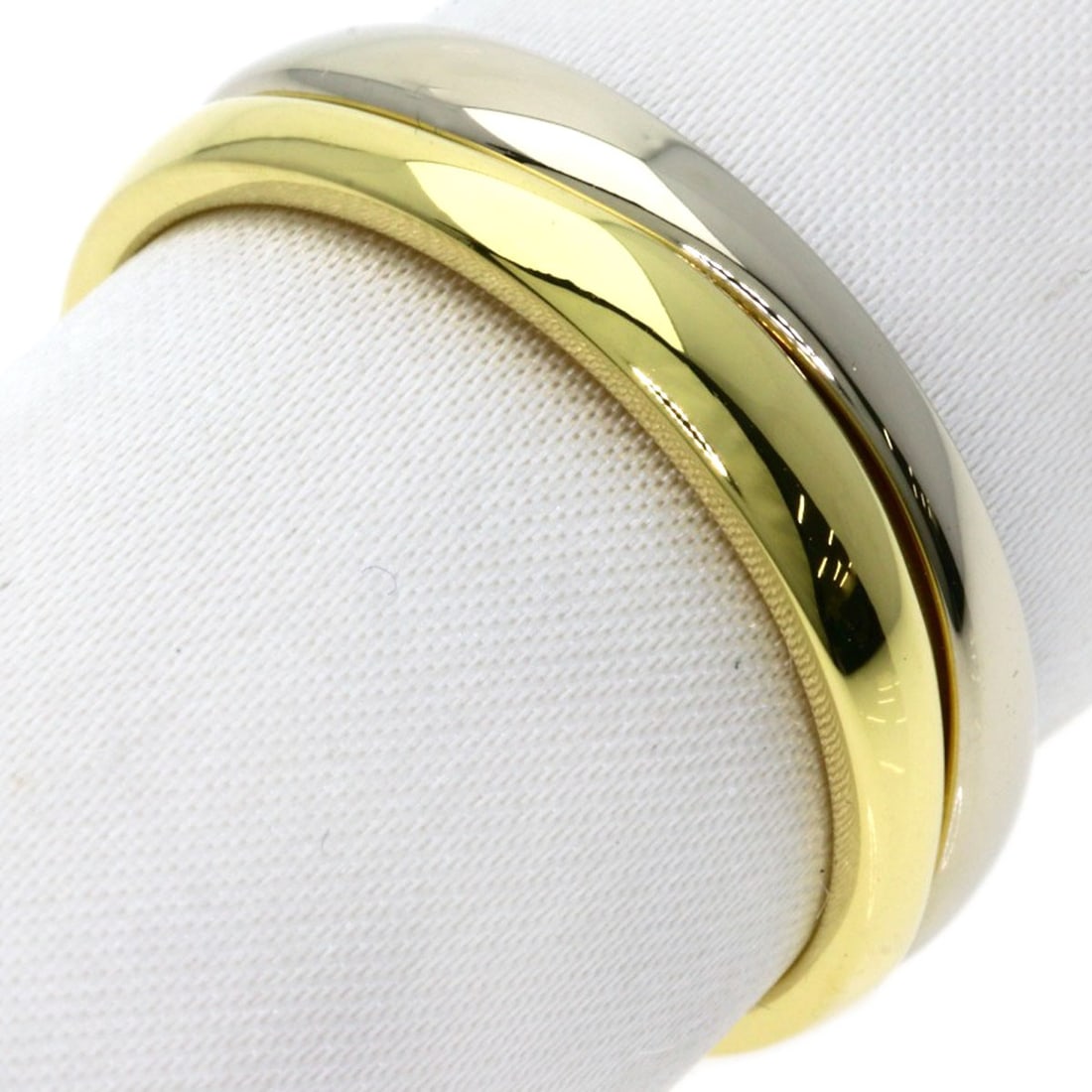 Yellow Gold Ring #61 Love K18 White Gold: Yellow Gold Ring #61 Love K18 White Gold K18 White Gold Yellow Gold Ring #61 features a striking design with a signature. This beautiful piece is crafted from 18k yellow gold, showcasing a unique