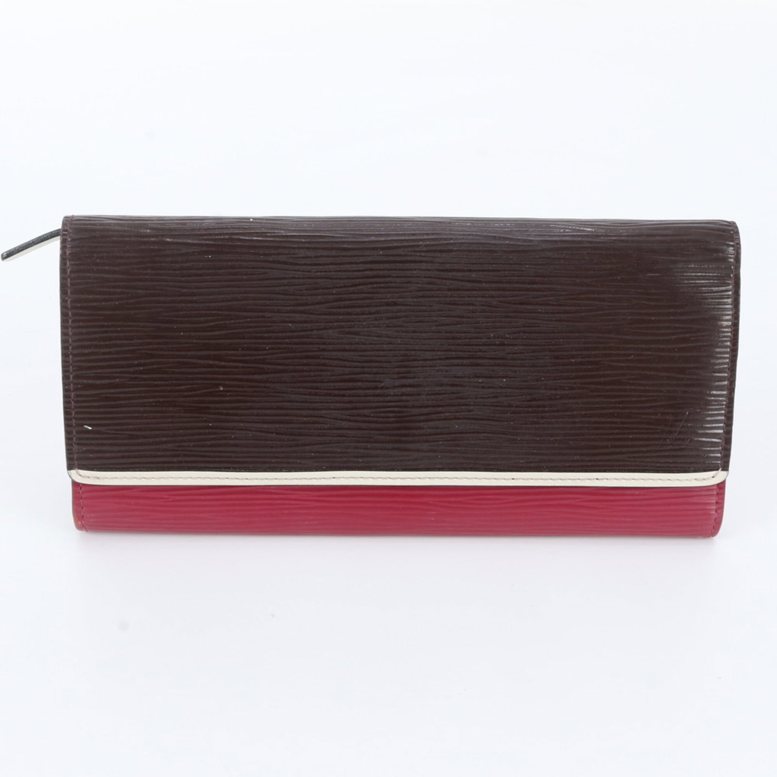 Louis Vuitton Purse Coin Case Leather: Louis Vuitton Purse Coin Case Leather Made from high-quality leather, this Louis Vuitton coin case is a stylish accessory that measures 10cm x 20cm x 1cm. The Epi design from Louis Vuitton Line adds