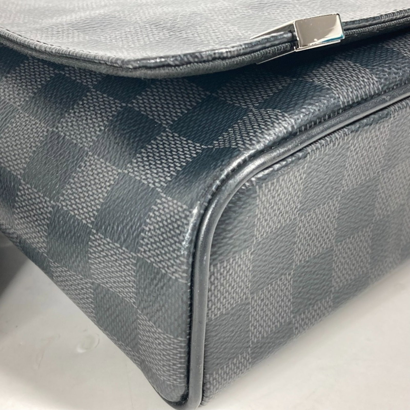 Louis Vuitton Graphite Damier Bag - 7