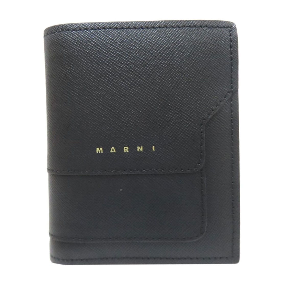 Bifold Wallet Leather with Coin Pocket Marni Logo: Bifold Wallet Leather with Coin Pocket Marni Logo Black Marni logo bifold wallet with coin pocket, made from high-quality leather. The sleek design and classic style make it a timeless accessory. A
