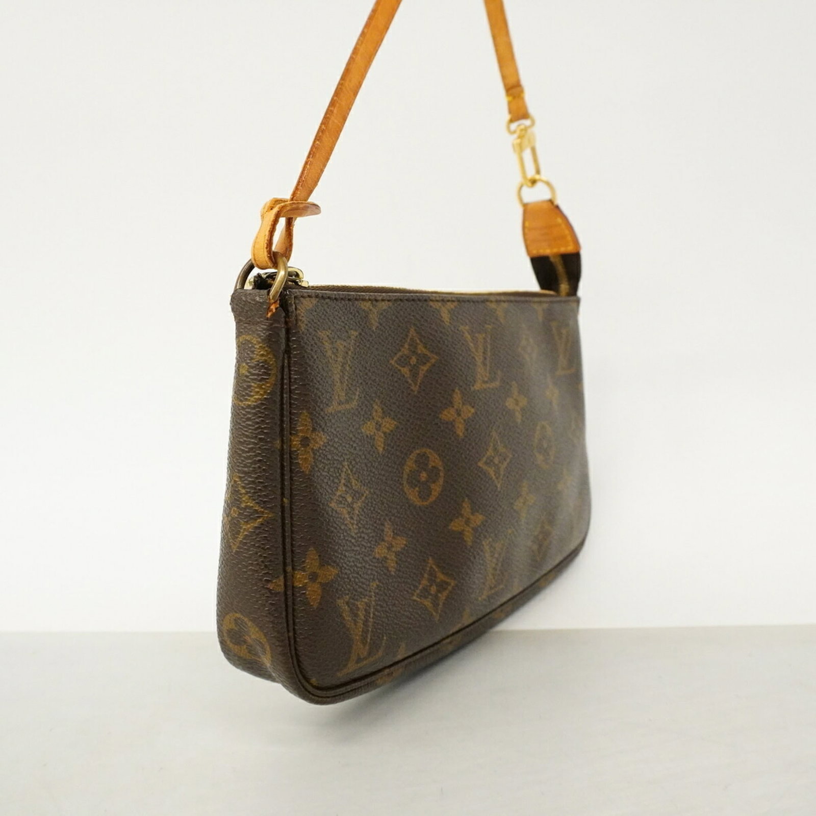 Louis Vuitton Pouch - 2