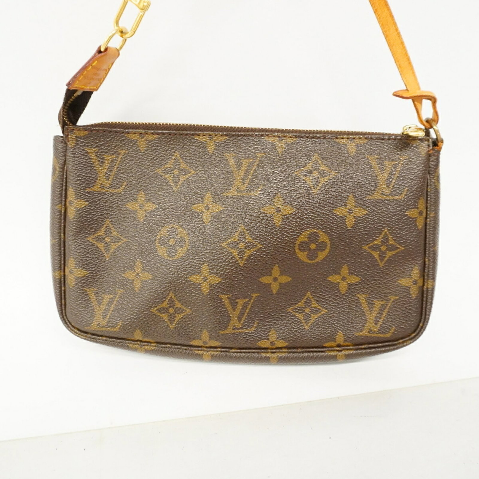 Louis Vuitton Pouch - 8