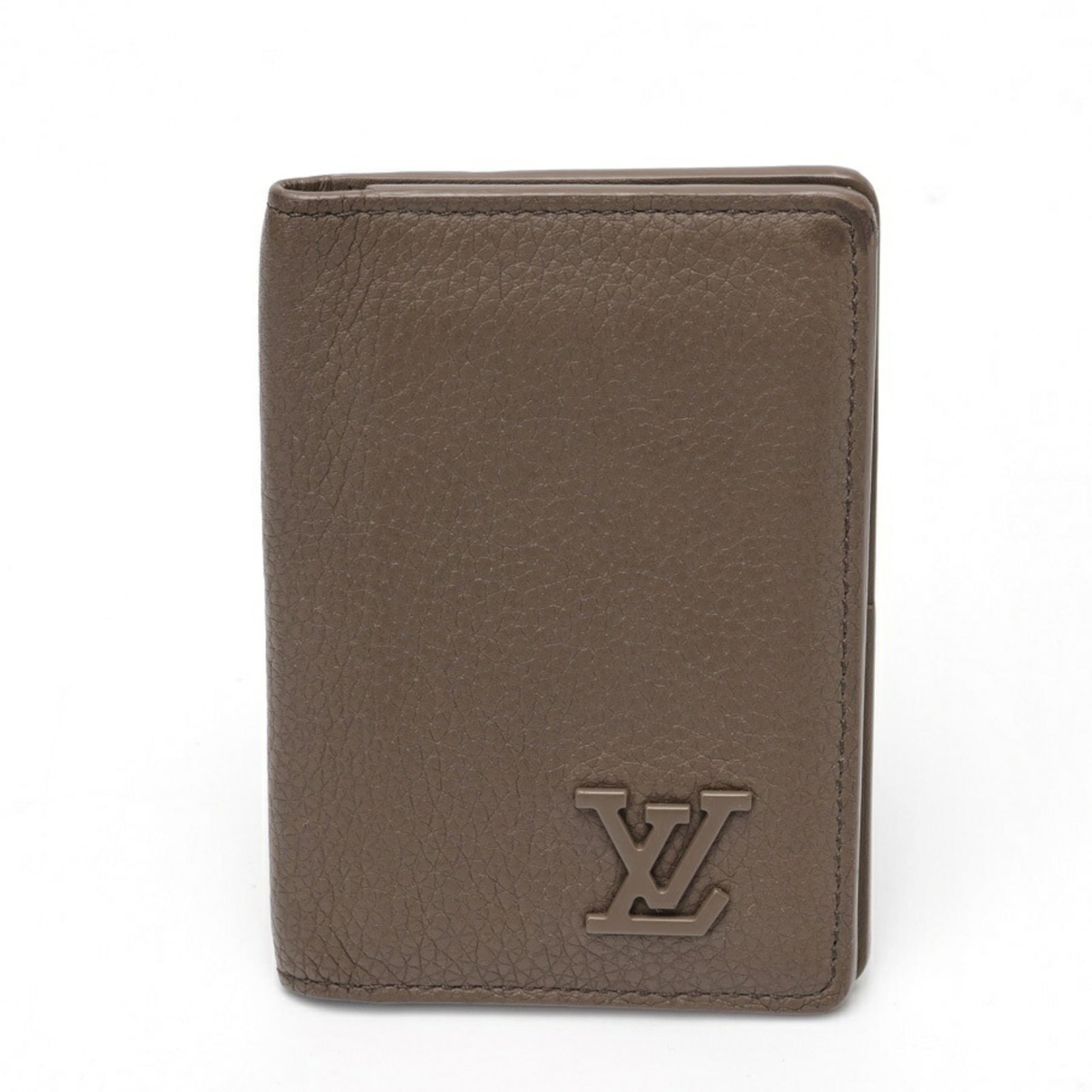 Card Case Leather Louis Vuitton: Card Case Leather Louis Vuitton Made from high-quality leather, this Louis Vuitton card case boasts a classic design with clean lines and a timeless aesthetic. Measuring 11.1cm x 7.5cm x 1cm, it provi