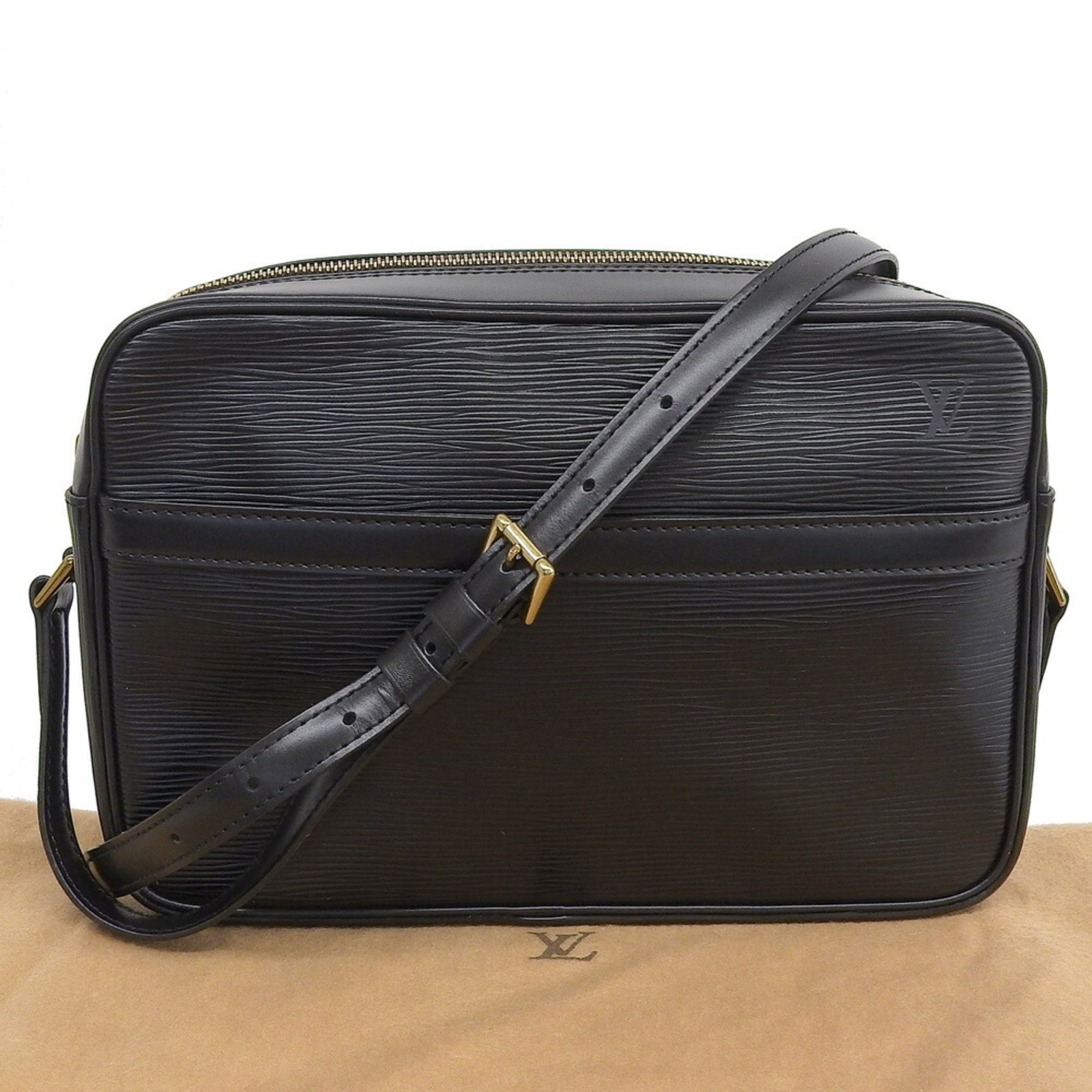 Leather Epi Bag Vuitton Louis: Leather Epi Bag Vuitton Louis Black Epi leather Louis Vuitton shoulder bag with classic design, measuring 18cm x 25.5cm x 7cm. This stylish bag features the iconic M52302 monogram pattern, adding a to