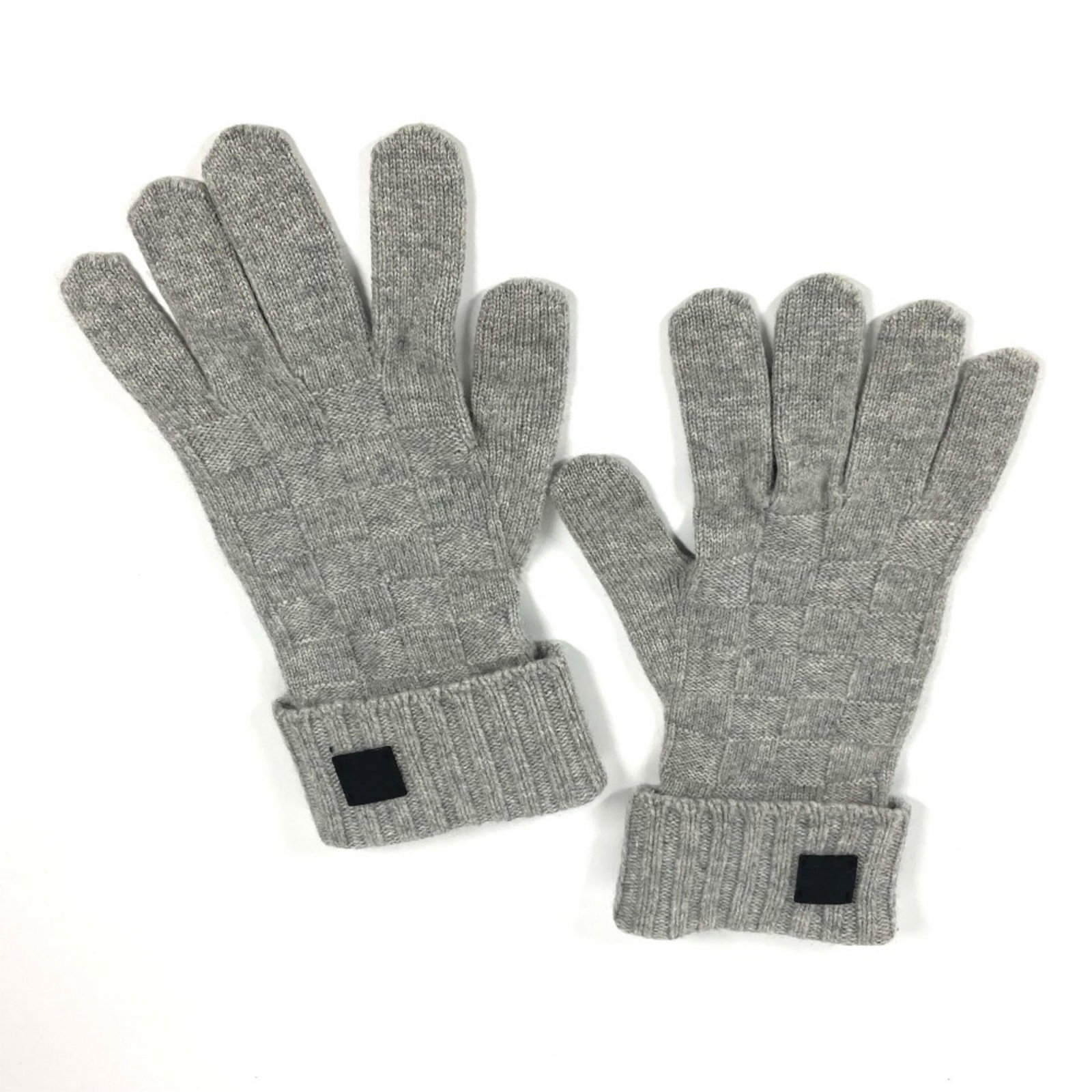 Louis Vuitton Short Gloves: Louis Vuitton Short Gloves Gray cashmere short gloves from Louis Vuitton, measuring 28cm in total length, come with a dust bag for storage. The gloves are made from cashmere, a luxurious and soft