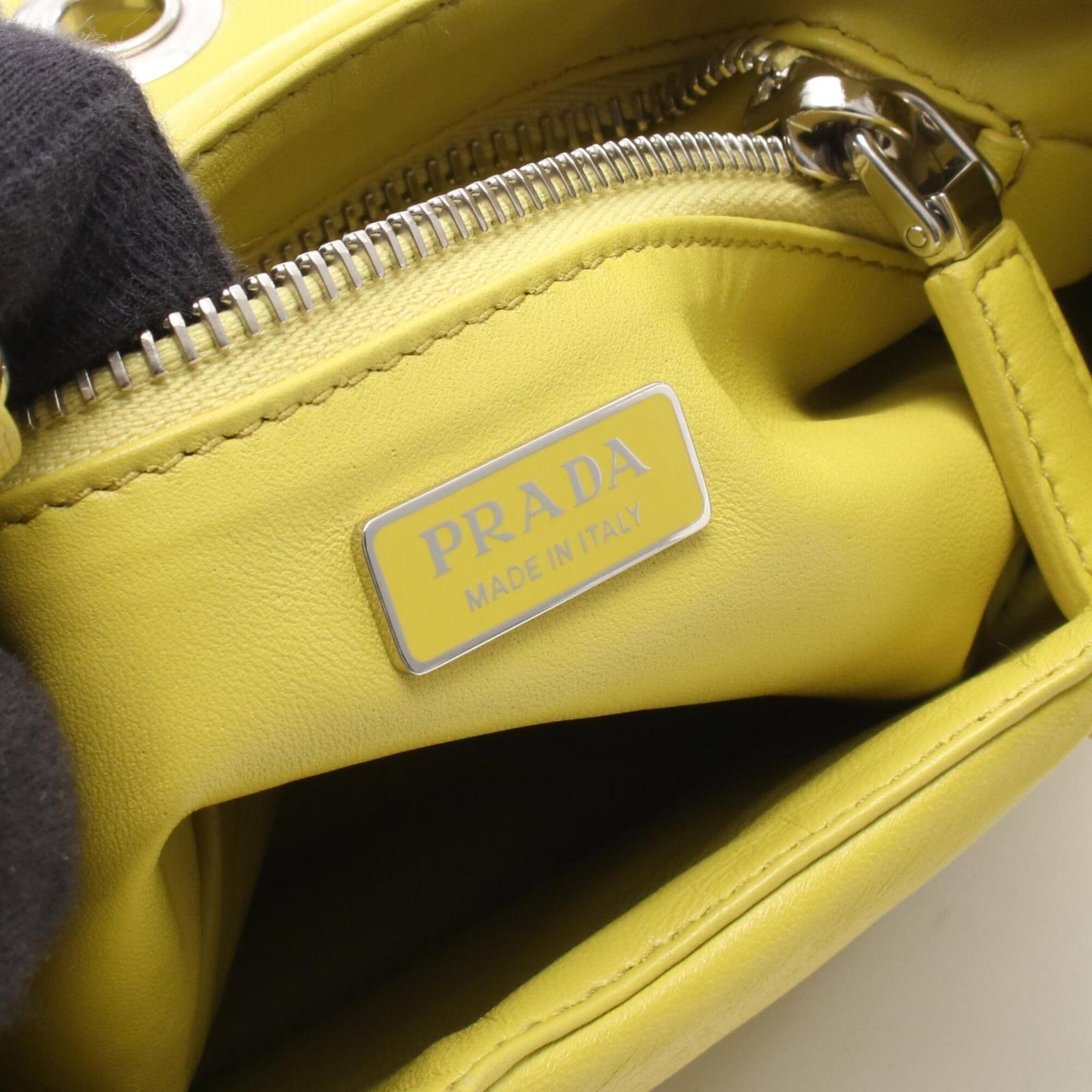 Handbag Leather Prada - 4