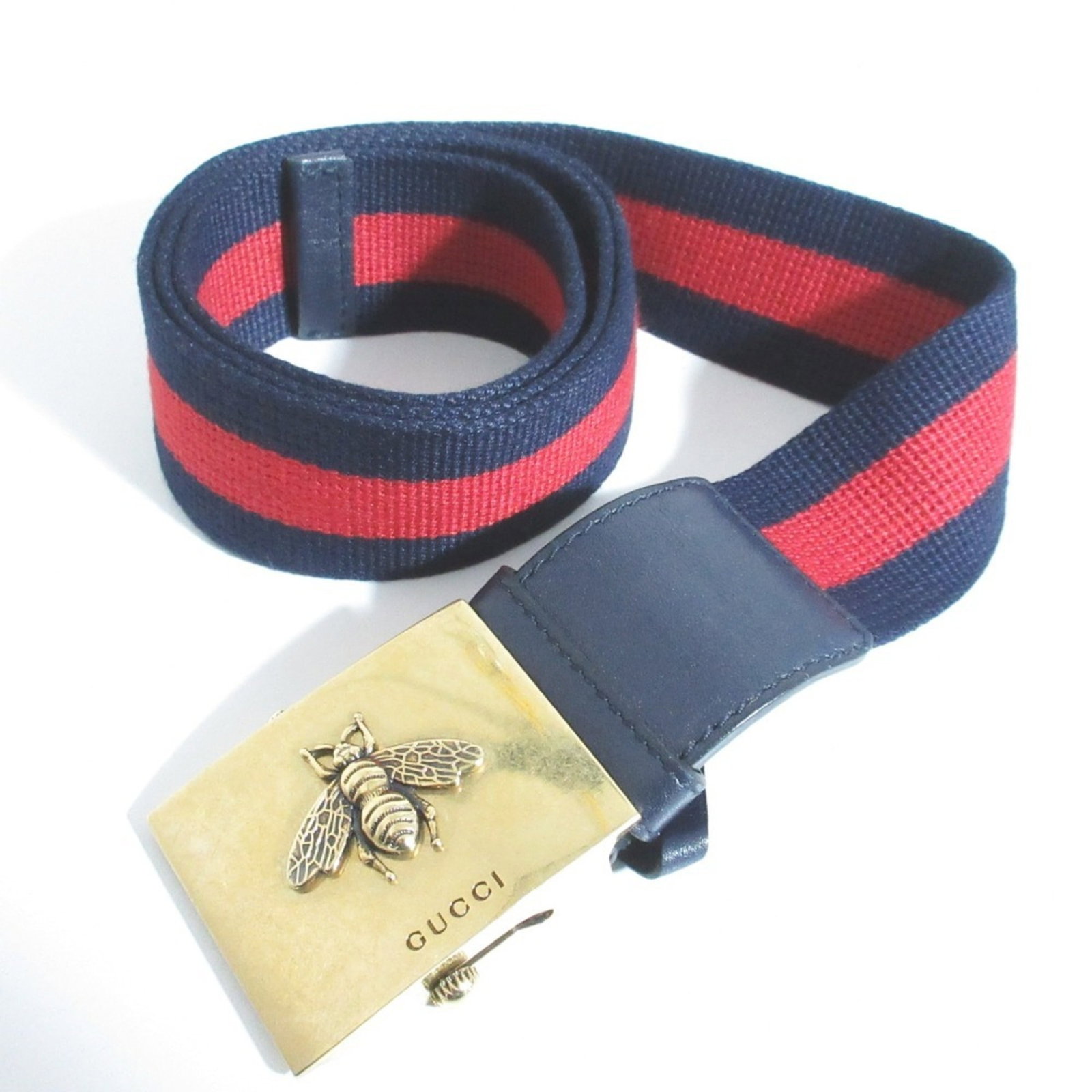 Standard Belt Gucci: Standard Belt Gucci Navy or Red standard belt from Gucci, measuring 101.5cm in length and 4cm in width, features a 4.5cm buckle. Item Specifics: Brand: Gucci Type: Standard belt Gender: