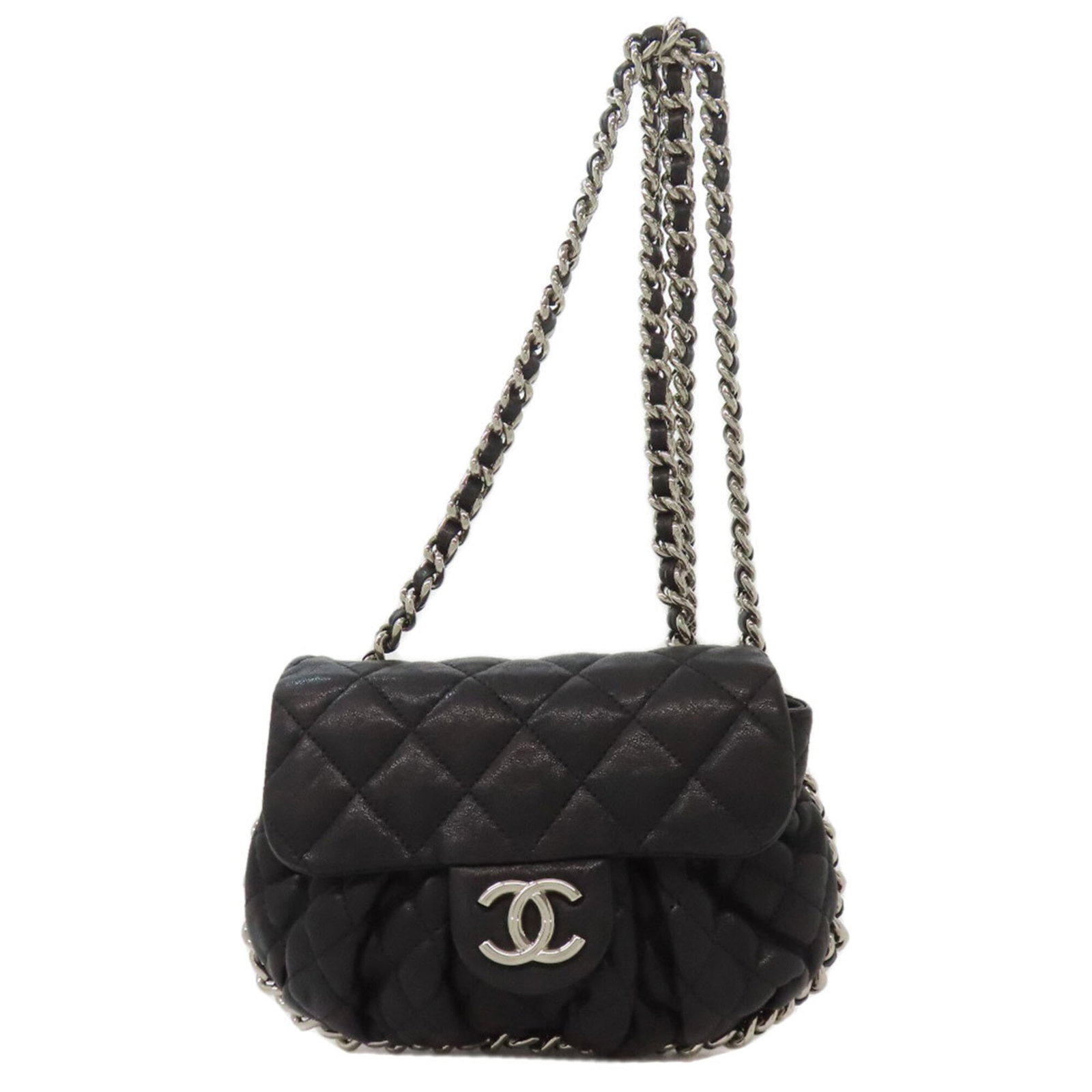 Shoulder Bag Leather Chanel: Shoulder Bag Leather Chanel Black Calfskin Leather Shoulder Bag from Chanel. This sleek and sophisticated shoulder bag features high-quality leather construction and a classic design. Measuring 16cm