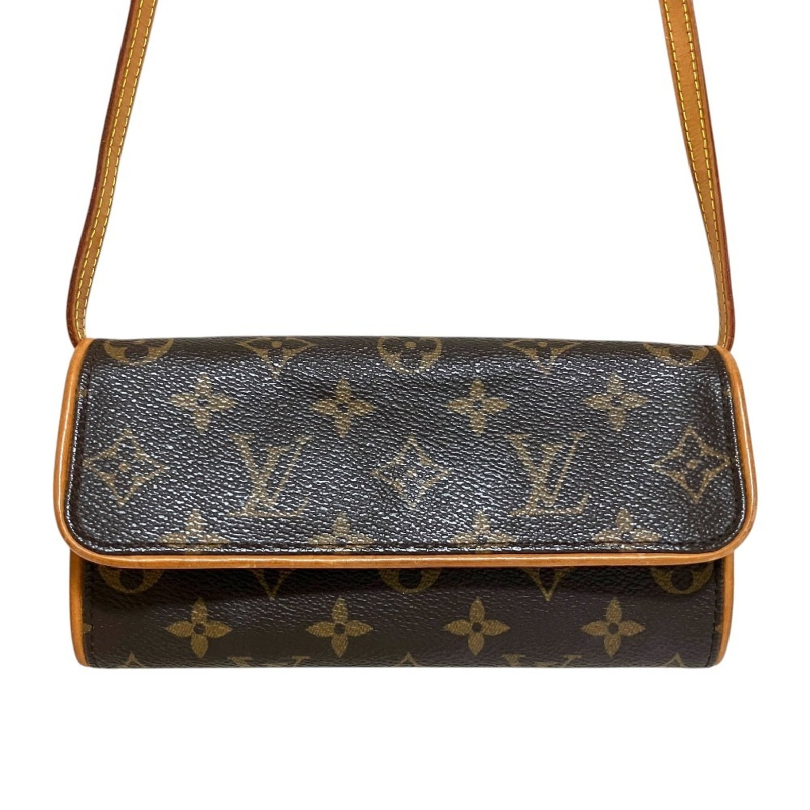 Shoulder Bag Monogram Pochette Louis Vuitton: Shoulder Bag Monogram Pochette Louis Vuitton The Louis Vuitton Monogram Pochette is a stylish shoulder bag with a classic design. Made from high-quality Monogram material, this pochette features a