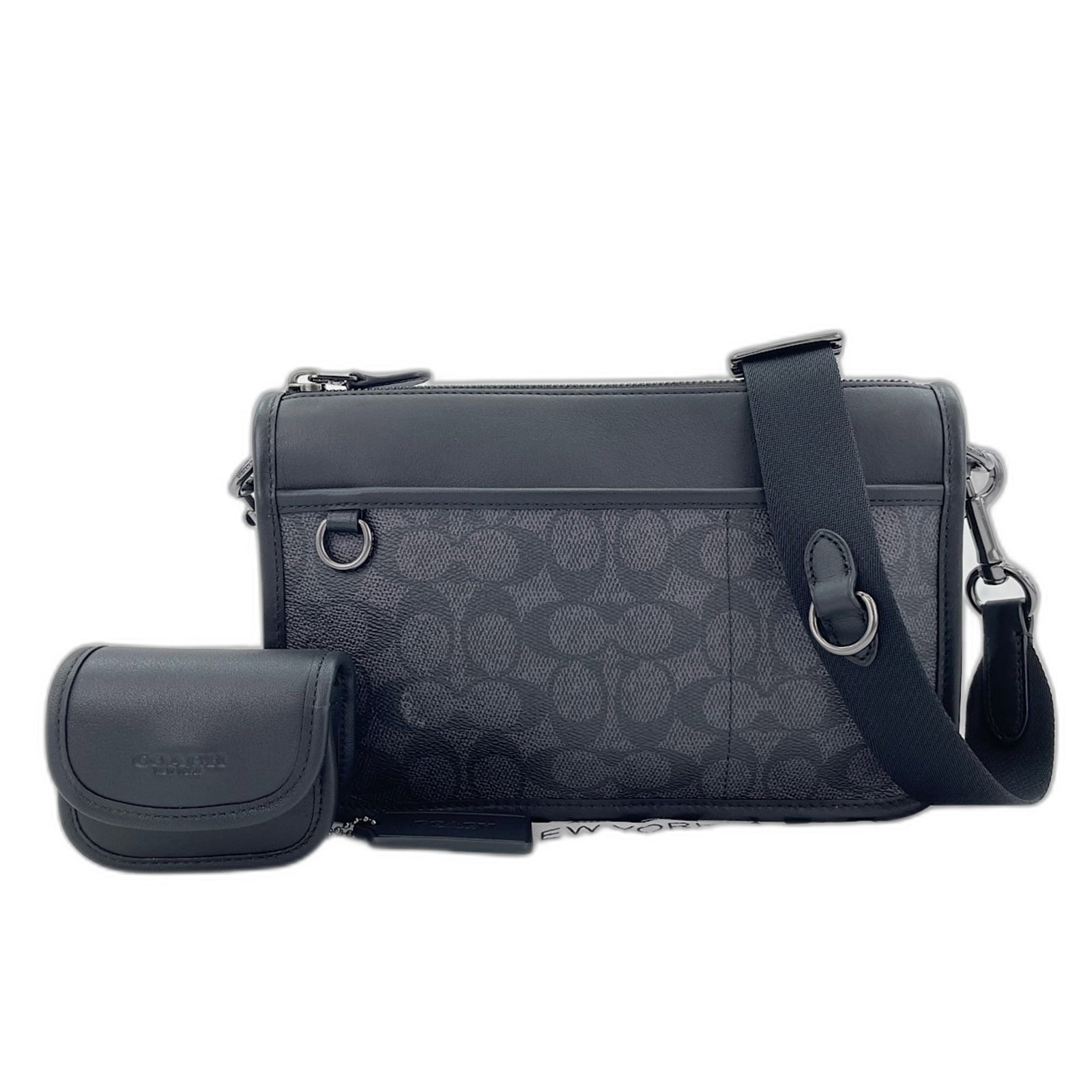 Shoulder Bag Canvas Coach: Shoulder Bag Canvas Coach Canvas Coach shoulder bag in black, featuring a classic design with a 15cm x 23cm x 5cm size and adjustable strap length of 92cm - 132cm. The bag's canvas material provides