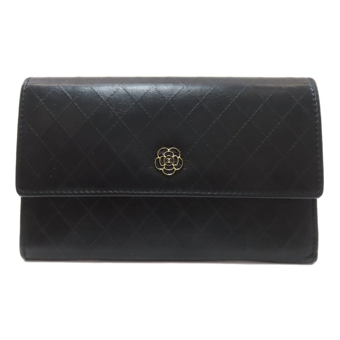 Chanel Wallet Limited Gold Hardware Long Matelasse Ginza Camellia With: Chanel Wallet Limited Gold Hardware Long Matelasse Ginza Camellia With Black lambskin long wallet with coin pocket, featuring limited gold hardware and camellia motif on the exterior, a classic