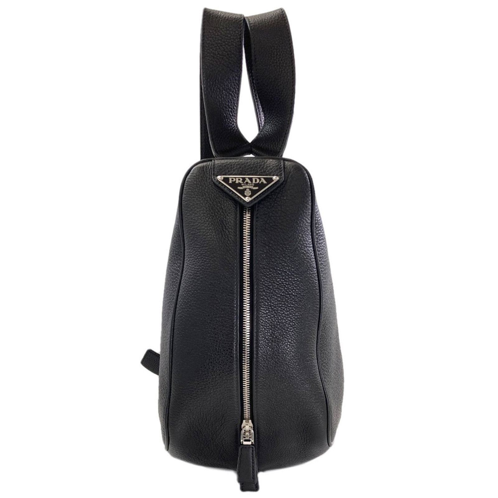Backpack Leather Prada: Backpack Leather Prada Black leather backpack from Prada, measuring 43cm x 27cm x 18cm, with a classic design and sleek silhouette. The item's black leather material exudes a sophisticated and
