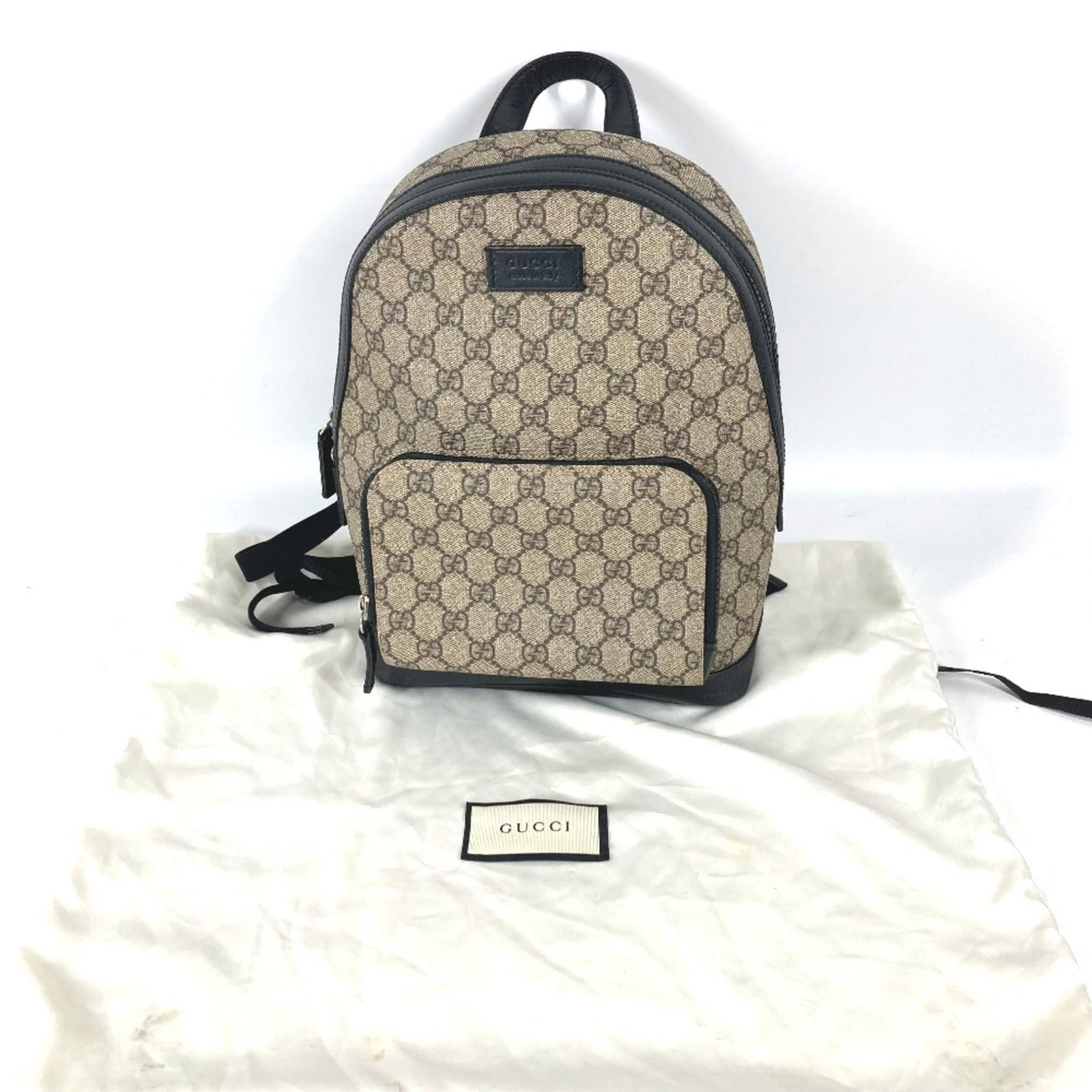 Backpack Supreme Gucci Gg: Backpack Supreme Gucci Gg The Gucci Backpack Supreme Gg is a stylish and functional accessory, featuring the iconic GG Supreme design in a versatile beige and black color combination. With a spacious 