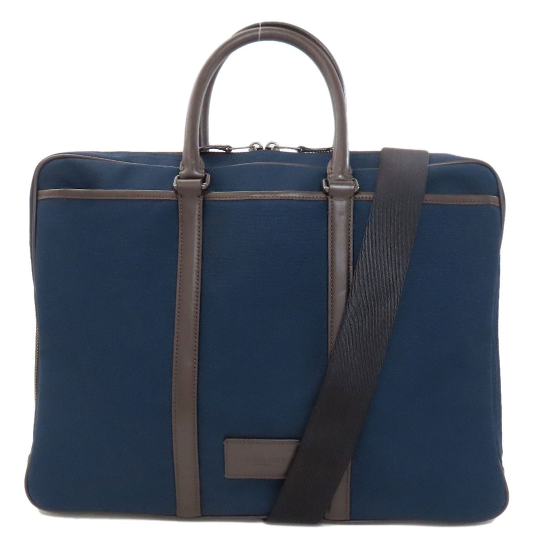 Coach 23808 Briefcase 2Way Business Bag Nylon: Coach 23808 Briefcase 2Way Business Bag Nylon Blue 2Way Business Bag Nylon from Coach. This briefcase features a durable nylon material and a striking blue exterior color. The 2Way design provides a v