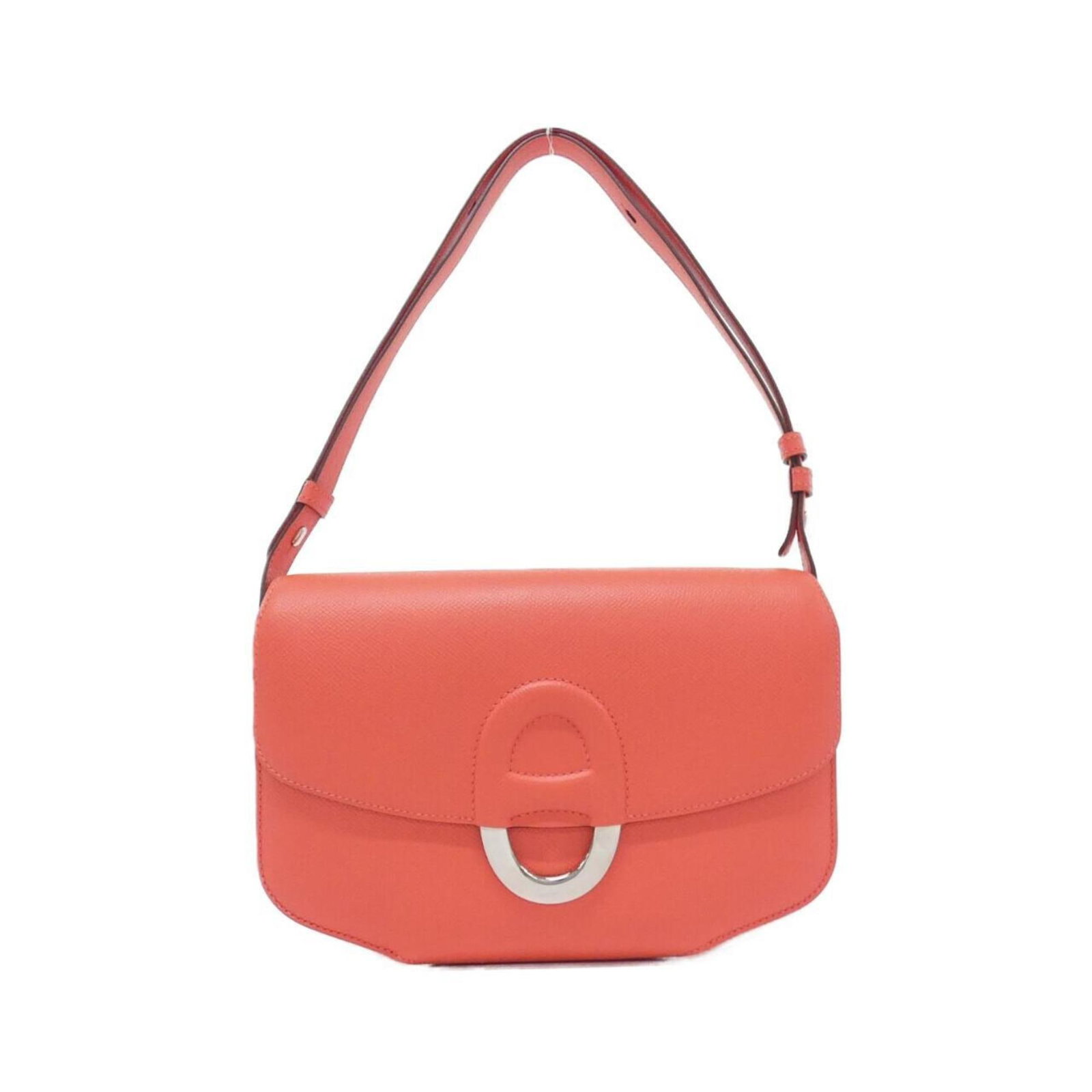 Shoulder Bag Epsom Hermes Leather: Shoulder Bag Epsom Hermes Leather Epsom leather craftsmanship meets timeless style in this Rose Jaipur shoulder bag from Hermes. The bag's sleek design and silver hardware add a touch of sophisticatio