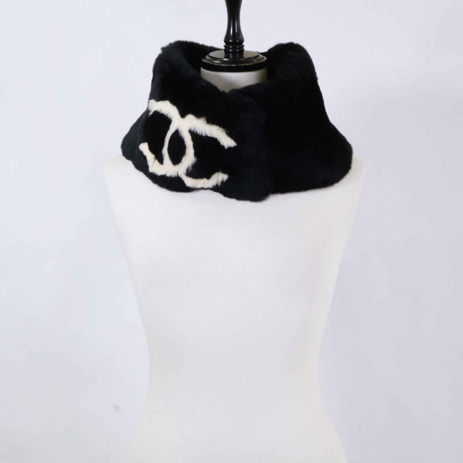 Chanel Tippet - 7
